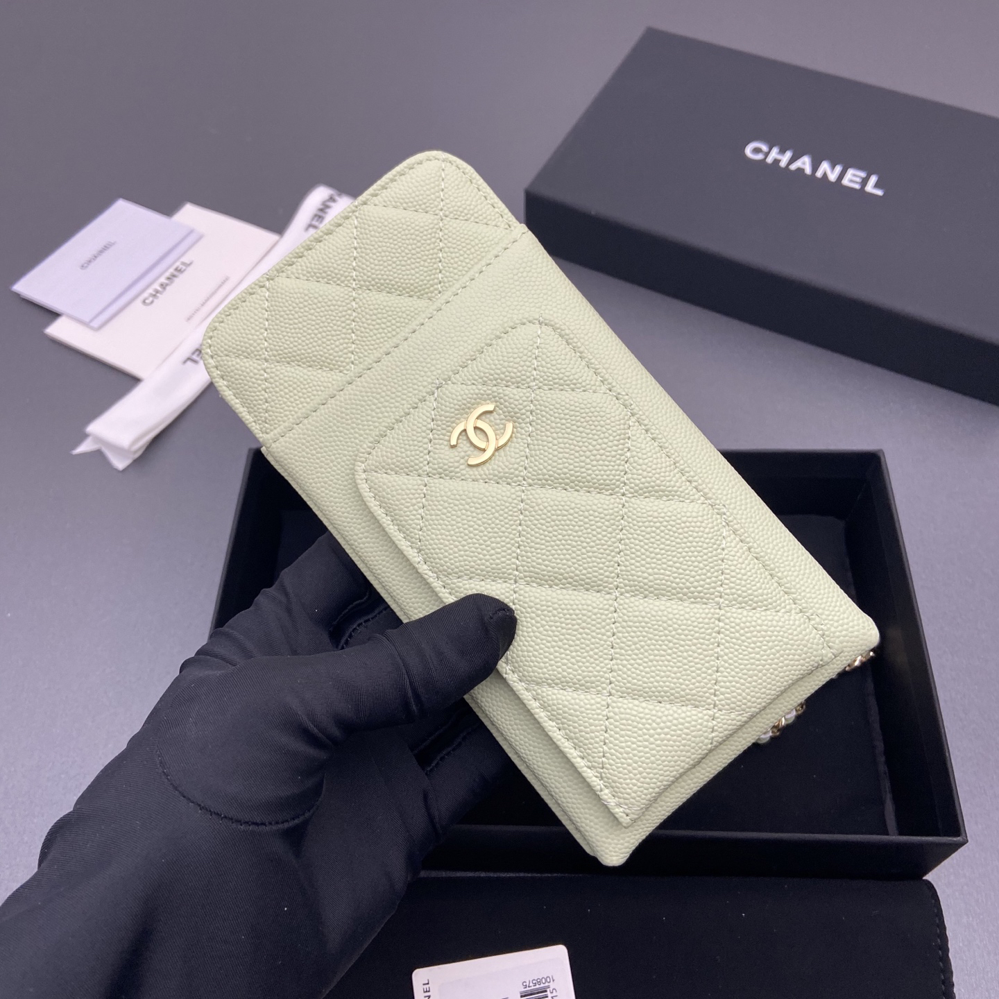 [TOP] CHANEL Phone Bag 18.5-9-3cm - Light Green