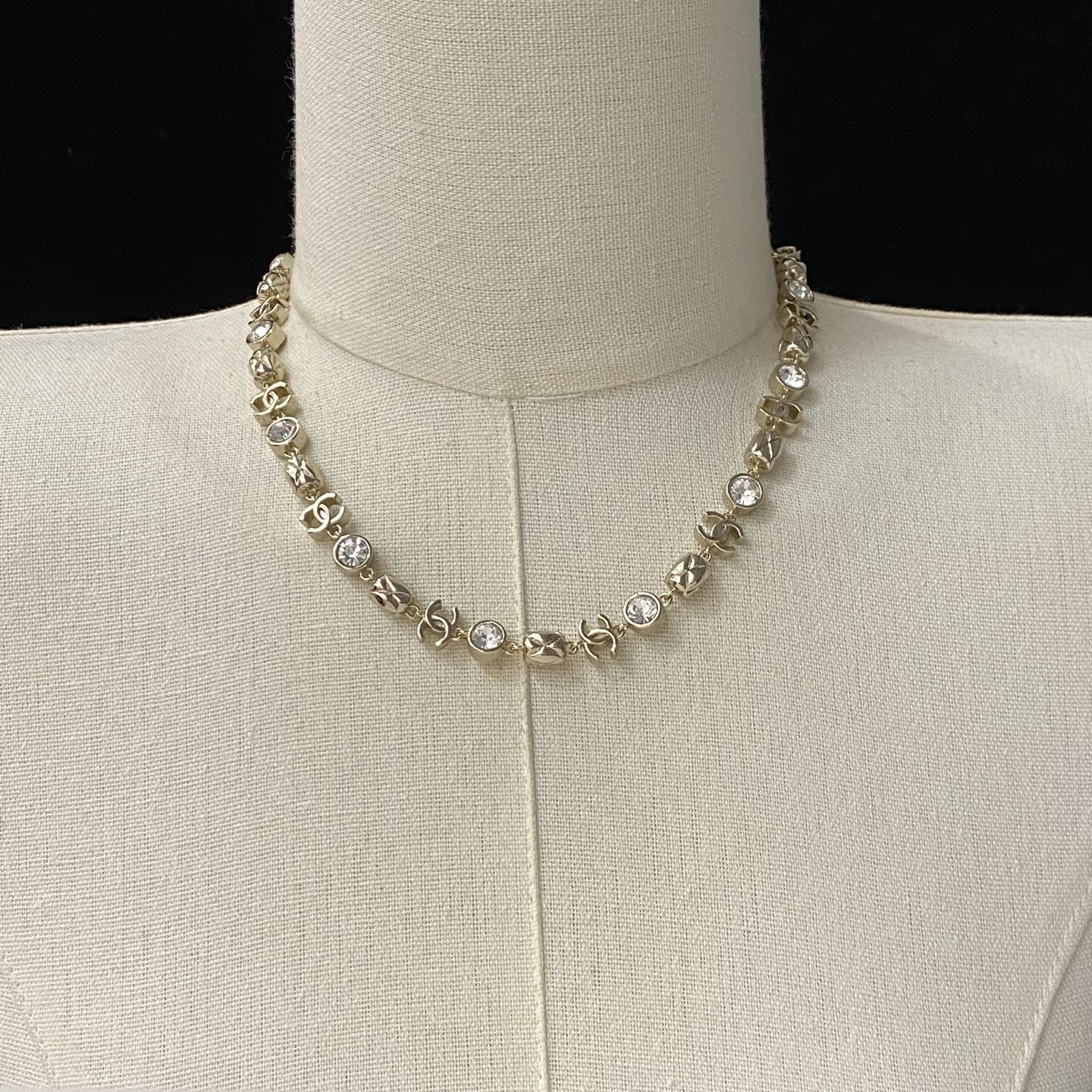 [TOP] CHANEL Necklace - Gold - 711 Luxury