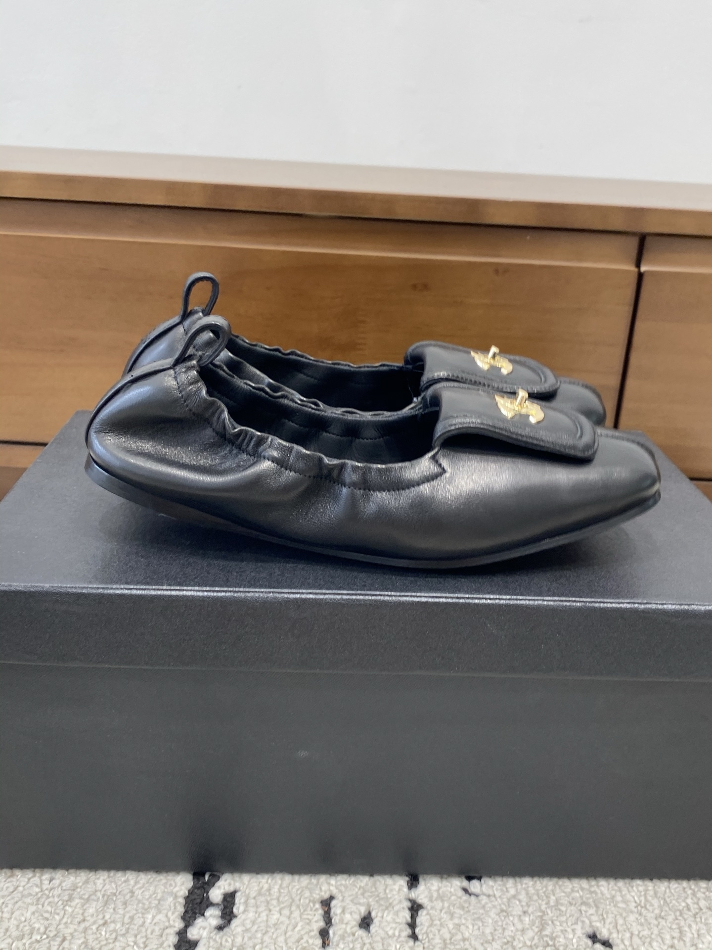 [TOP] CHANEL Flats - Black - 711 Luxury