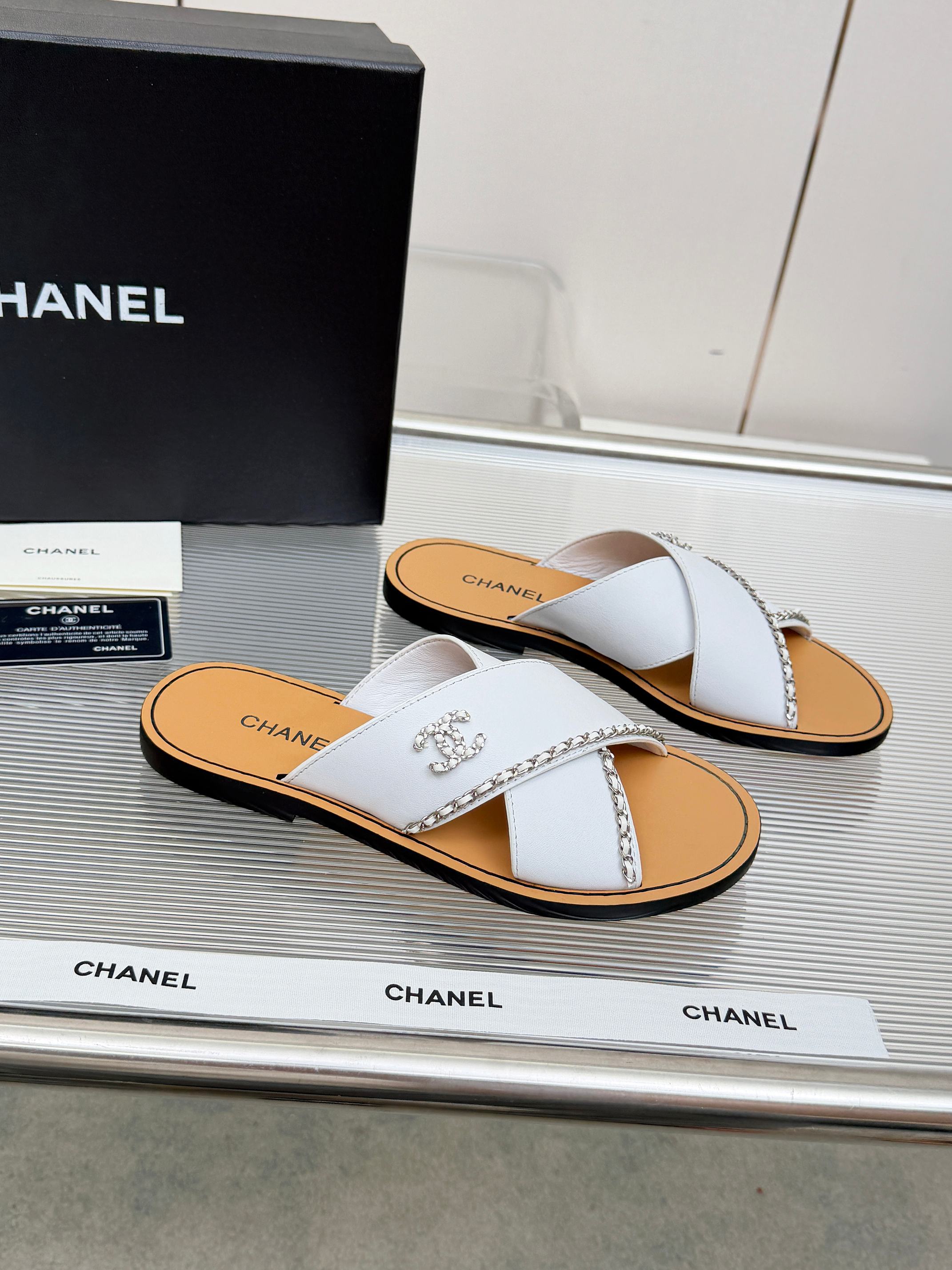 [TOP] CHANEL Slippers - White - 711 Luxury