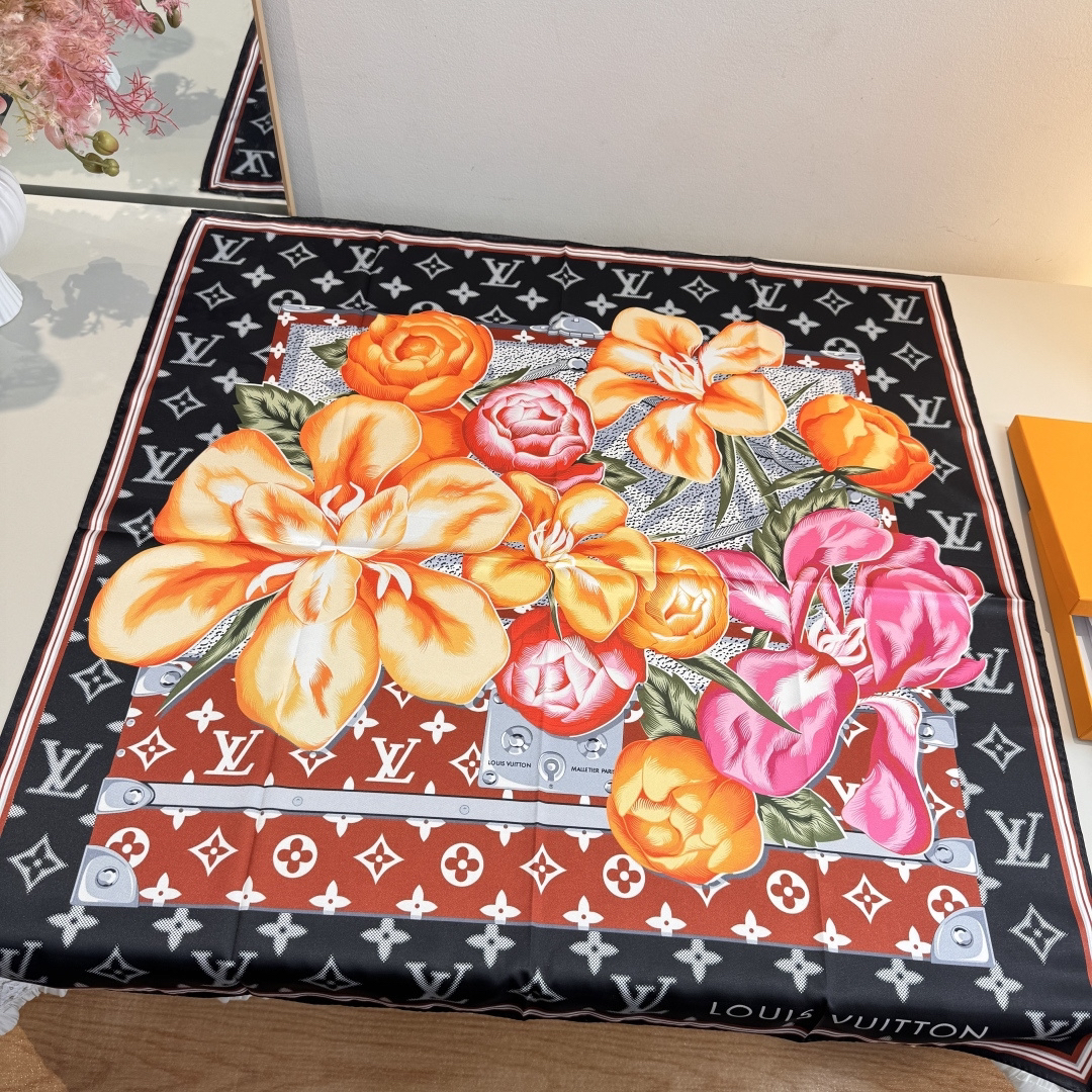 [TOP] Louis Vuitton LV Silk Scarf - Black