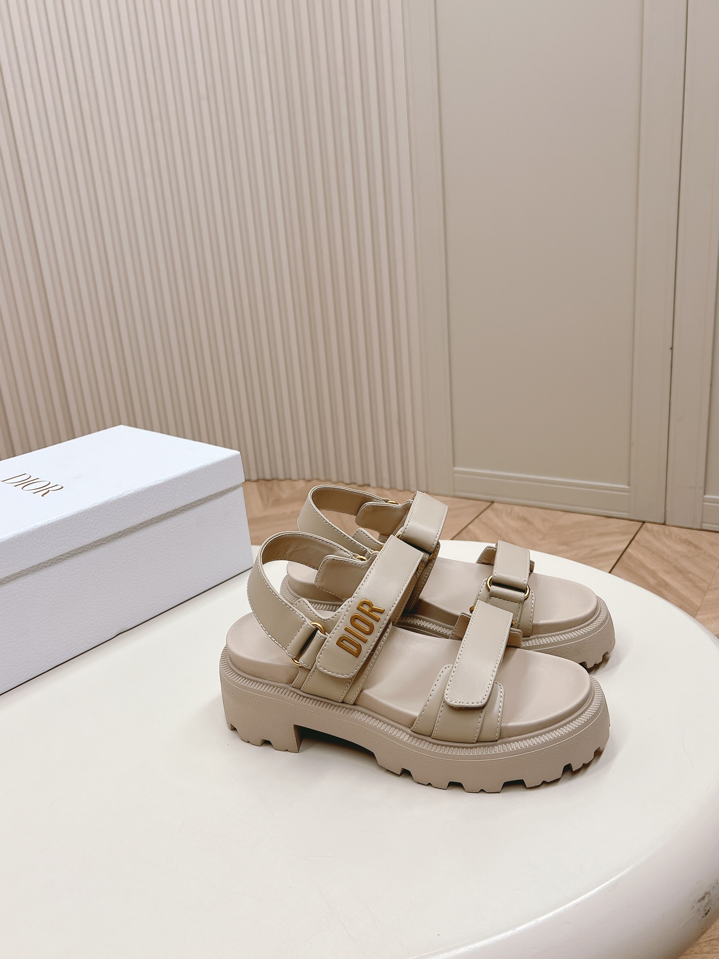 [TOP] Christian Dior Sandals - Beige