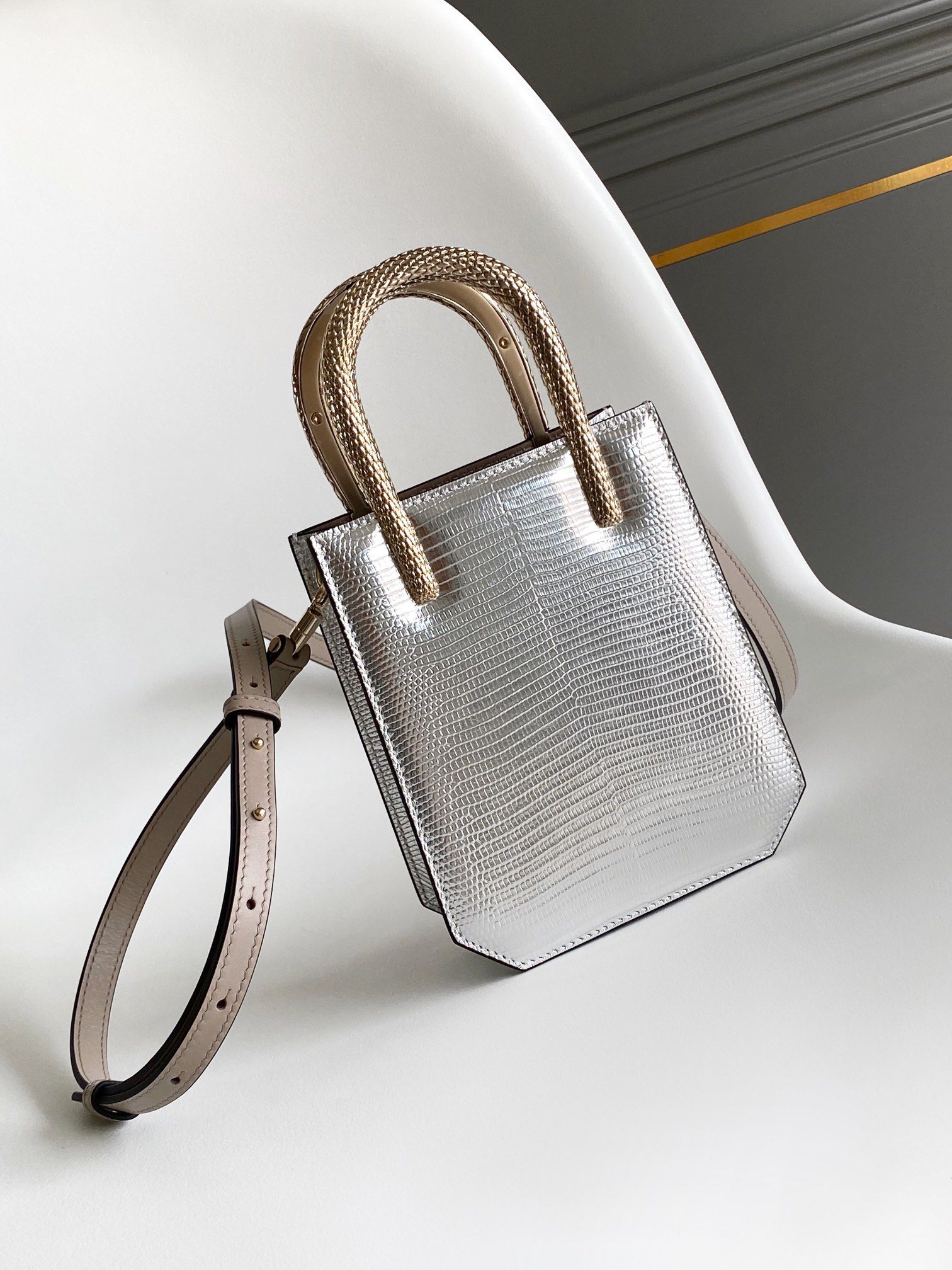 [TOP] BVLGARI Serpenti Mini Tote Bag Calfskin 13x17.5x5.5cm - Silver - 711 Luxury