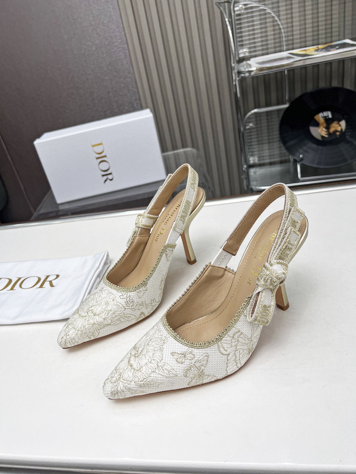 [TOP] Christian Dior High-heeled Shoes - White - 711 Luxury