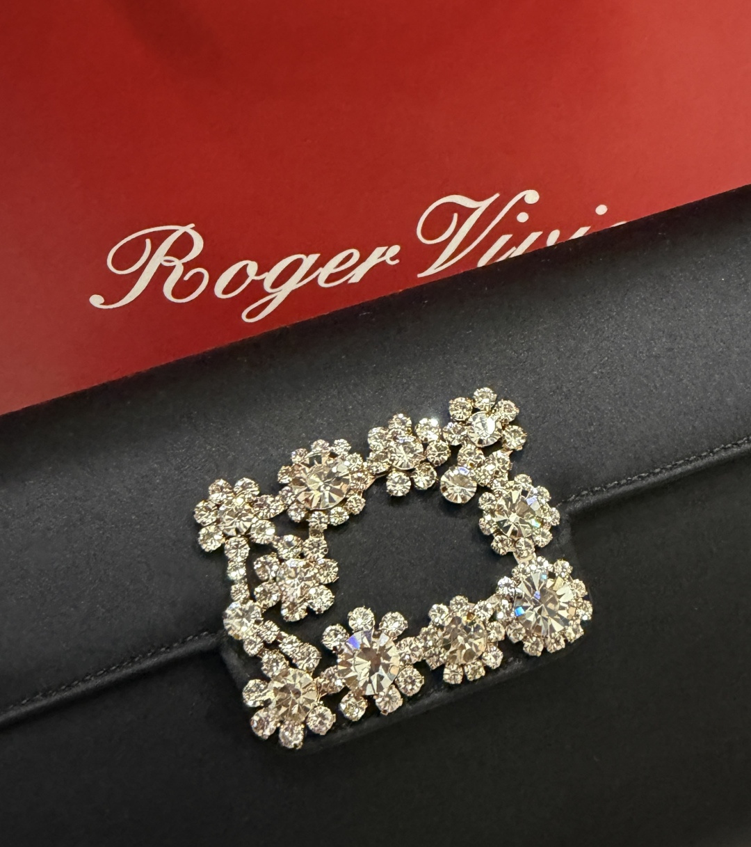 [TOP] ROGER VIVIER Diamond Bag 24-13-3 CM - Black - 711 Luxury