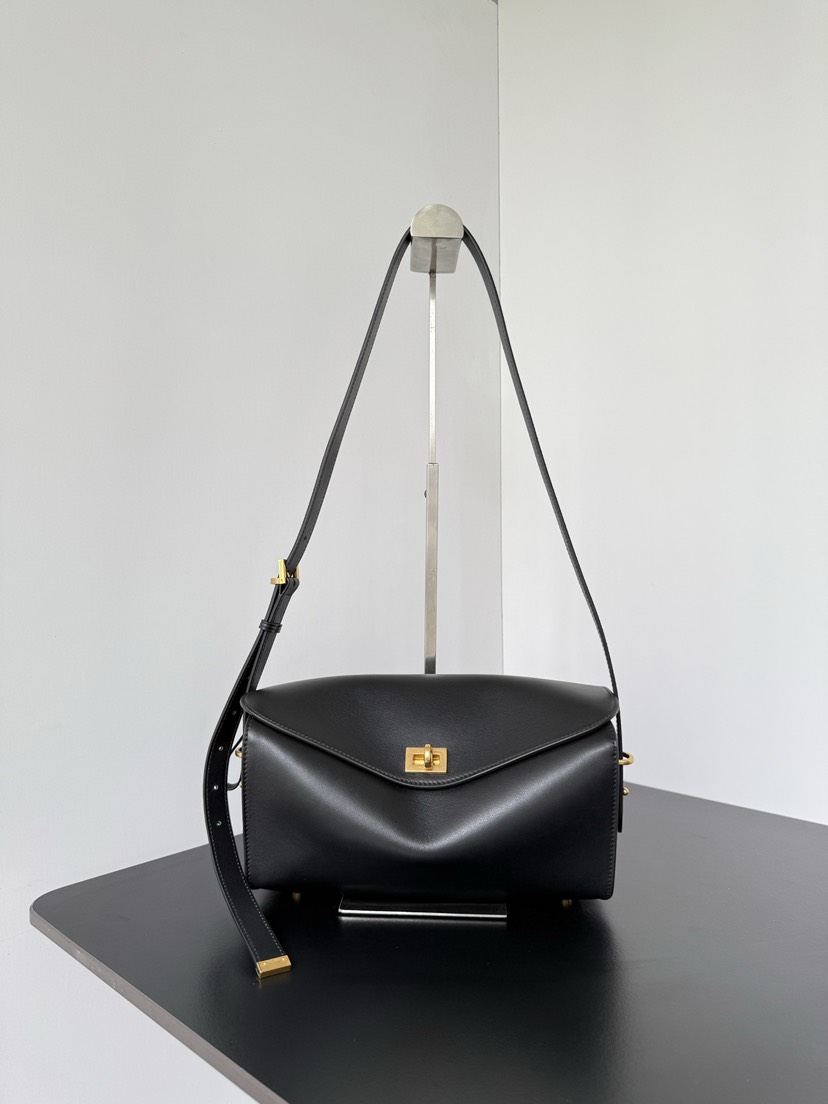 [TOP] BALENCIAGA LE 7 Shoulder Bag 26x13.5x10cm - Black & GHW