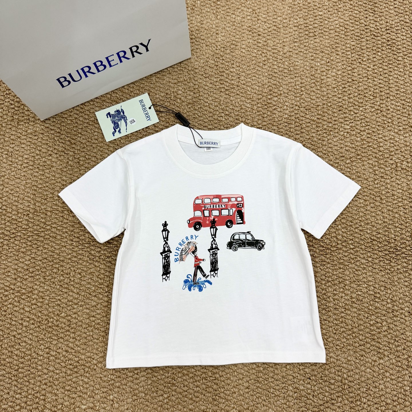 Burberry Unisex Kids White London Bus Graphic Short Sleeve Crew Neck T-Shirt Boys Girls Sizes 90-160