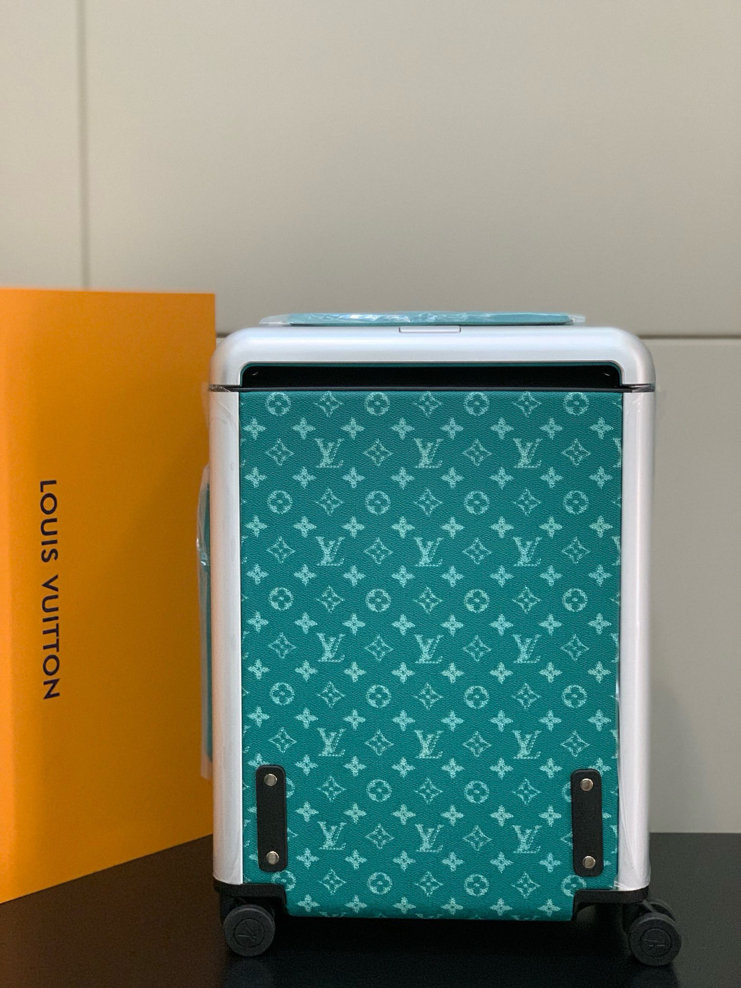 [TOP] Louis Vuitton LV Rolling Luggage Horizon 55 - Green - 711 Luxury