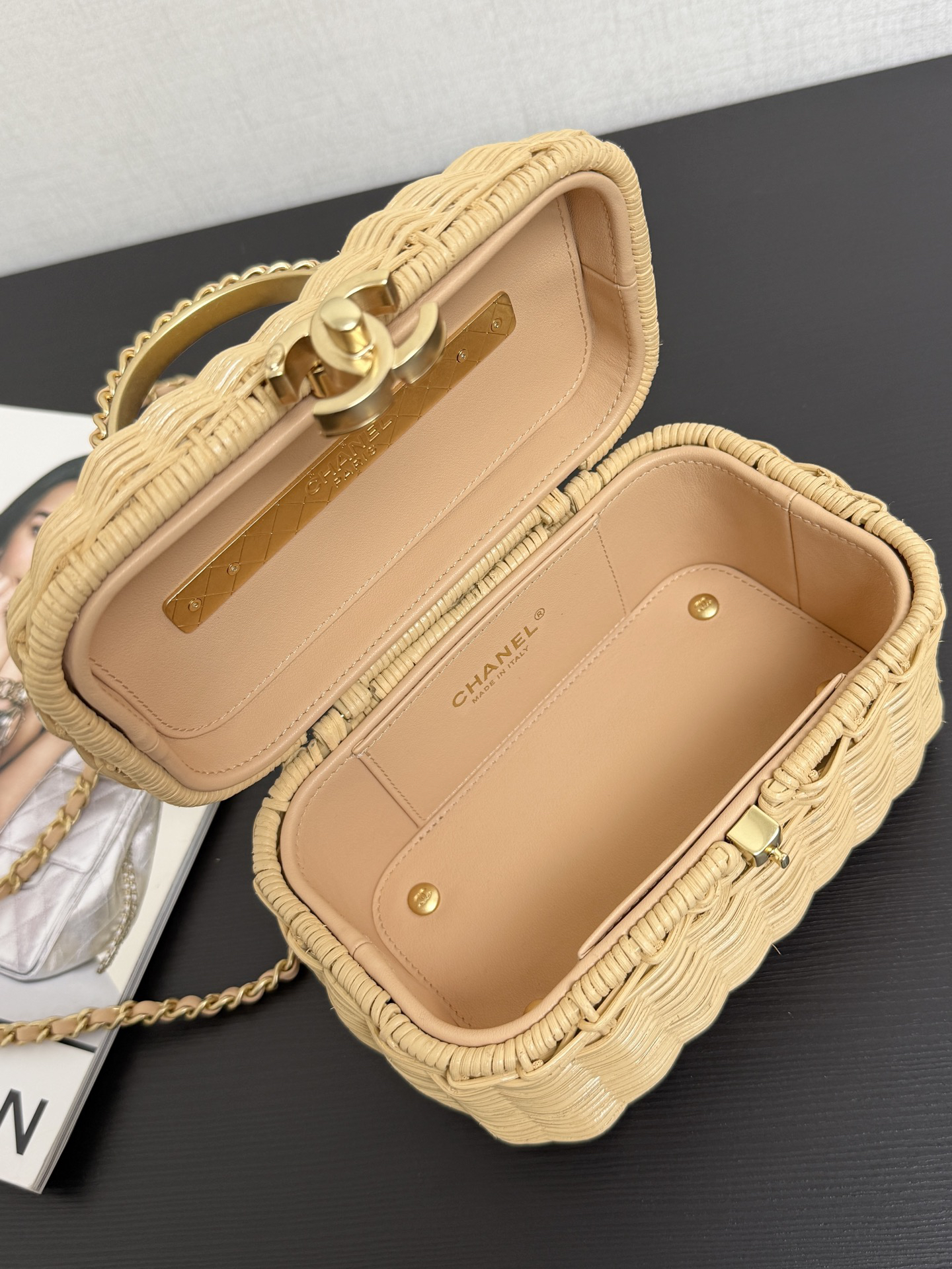 [TOP] CHANEL Bamboo Woven Handle Bag 20x11x12cm - 711 Luxury