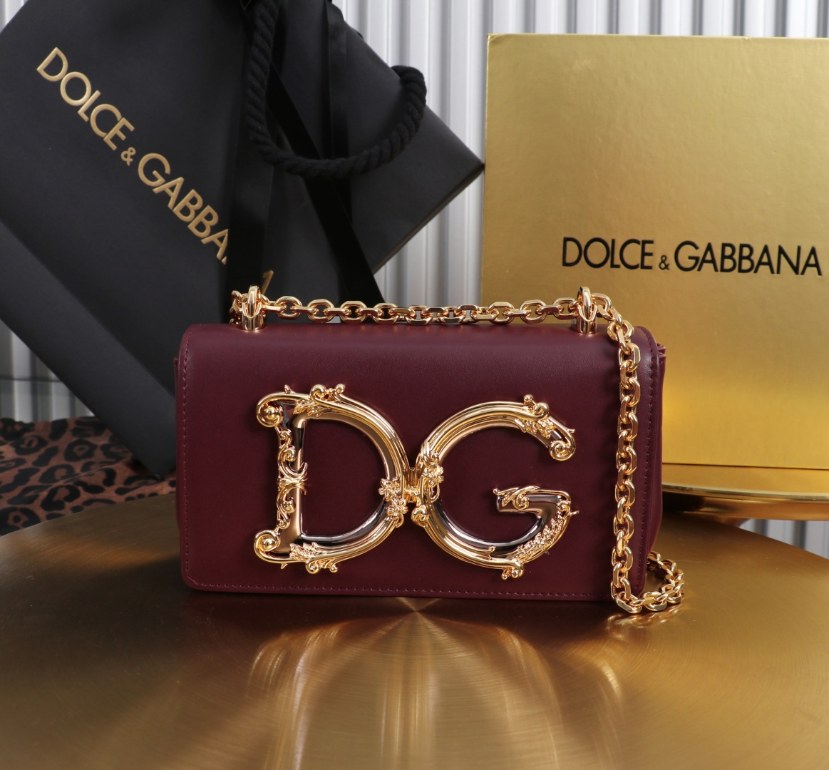 [TOP] Dolce & Gabbana D&G Girls Bag  Cowhide 18x10x5cm - Claret - 711 Luxury
