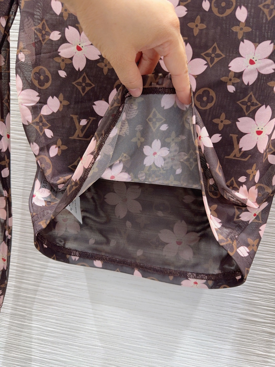 [TOP] Louis Vuitton LV Base Layer Shirt - Brown