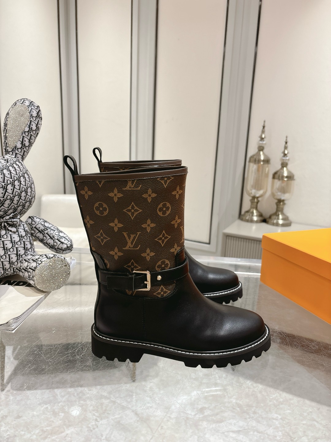 [TOP] Louis Vuitton LV Boots - Black - 711 Luxury