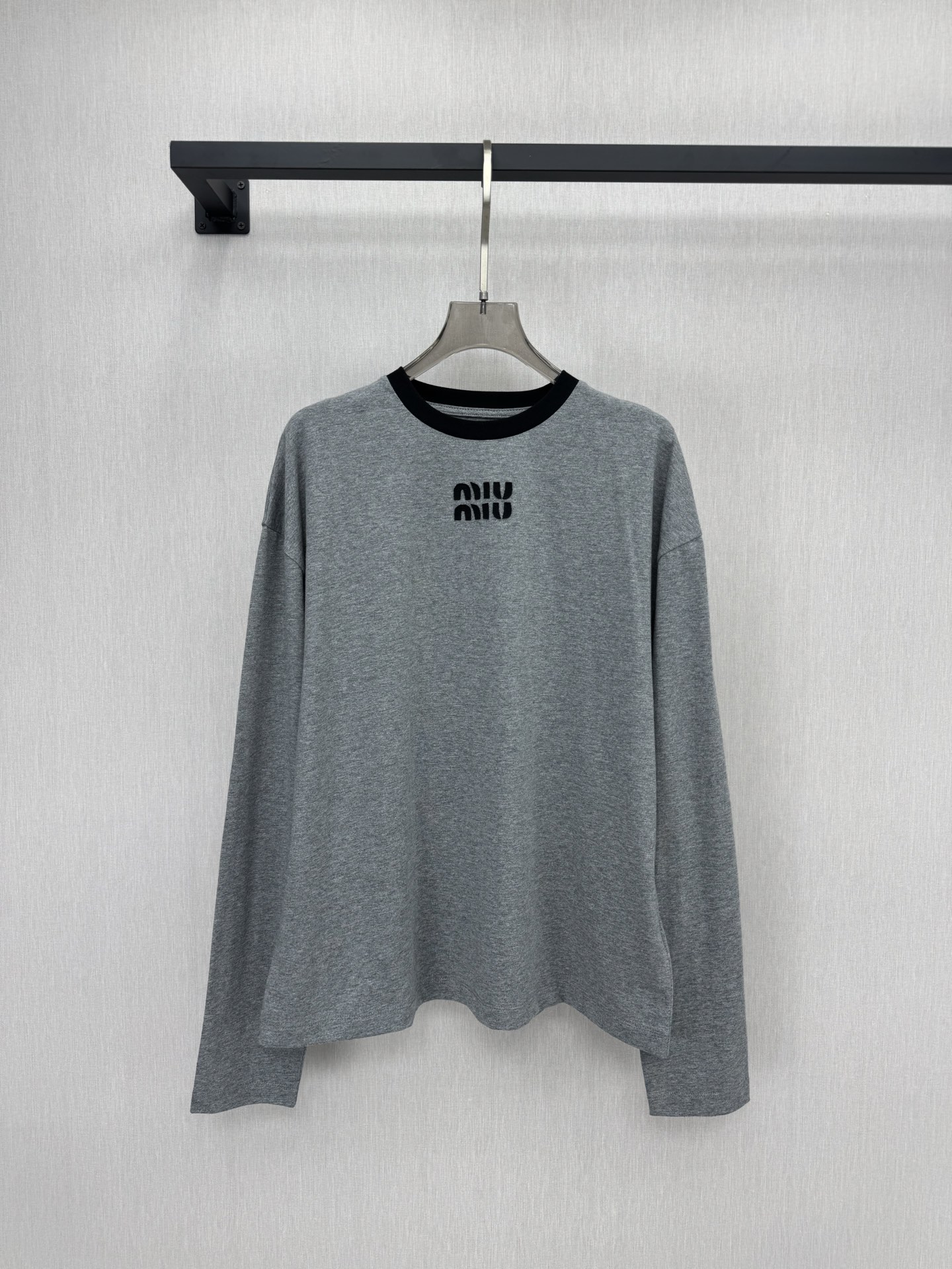 [TOP] Miu Miu Long-sleeved T-shirt - Gray - 711 Luxury