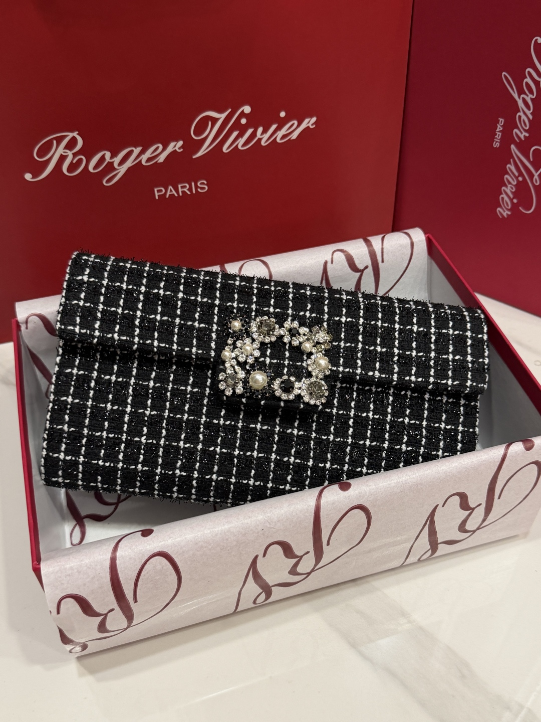 [TOP] ROGER VIVIER Diamond  Bag  24-13-3 CM - Black - 711 Luxury