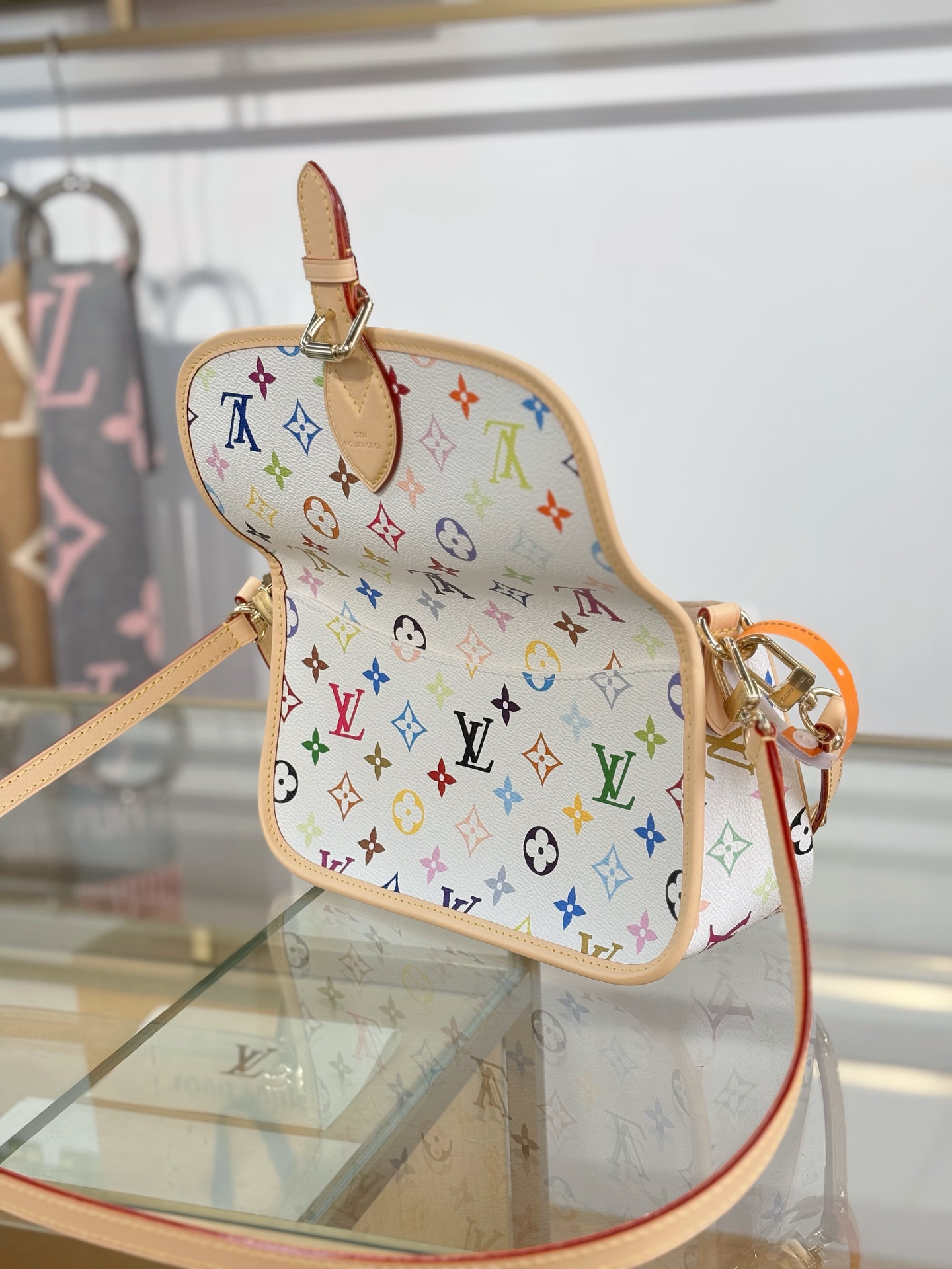 [TOP] Louis Vuitton LV x TM Diane Bag 24x15x9cm - White