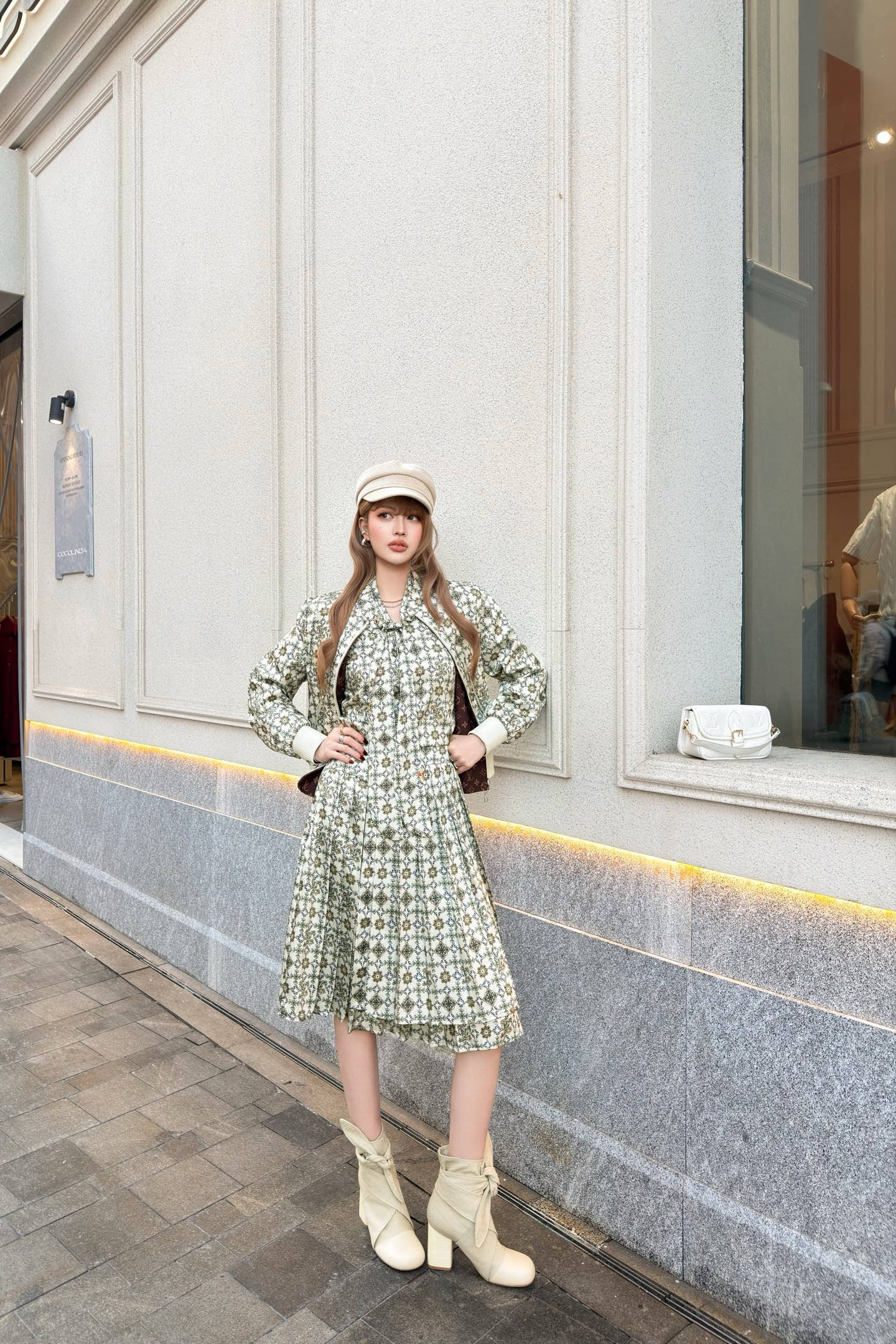 [TOP] Louis Vuitton LV Lavallière Blouse + Monogram Pleat Skirt