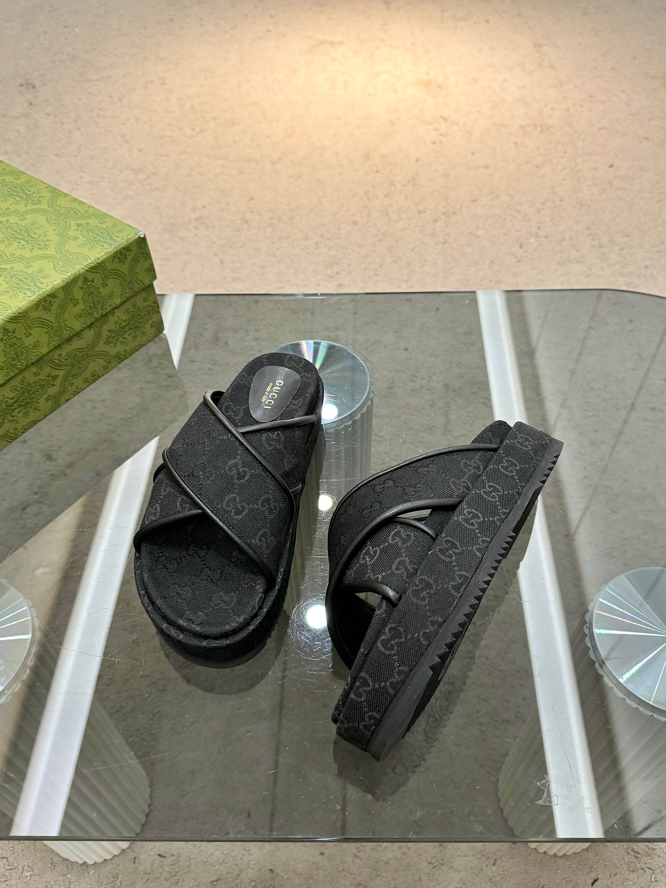 [TOP] GUCCI Platform Sandals  - Black - 711 Luxury