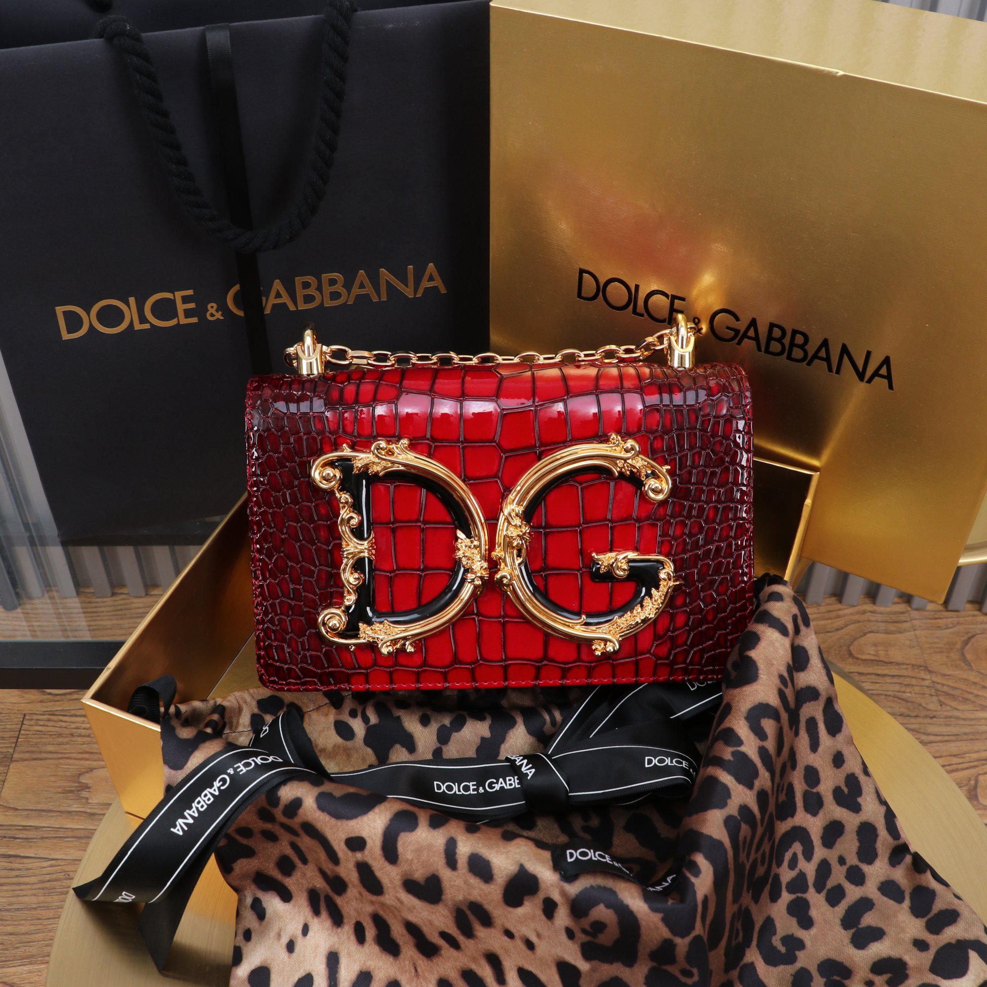 [TOP] Dolce & Gabbana D&G Girls Bag Crocodile-patterned Cowhide 21x5x13.5 cm - Red - 711 Luxury