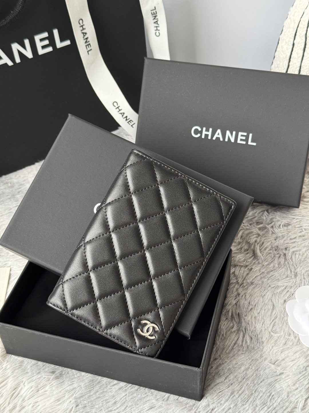 [TOP] CHANEL Passport Holder Lambskin 14.5x10.5x2cm - Black - 711 Luxury