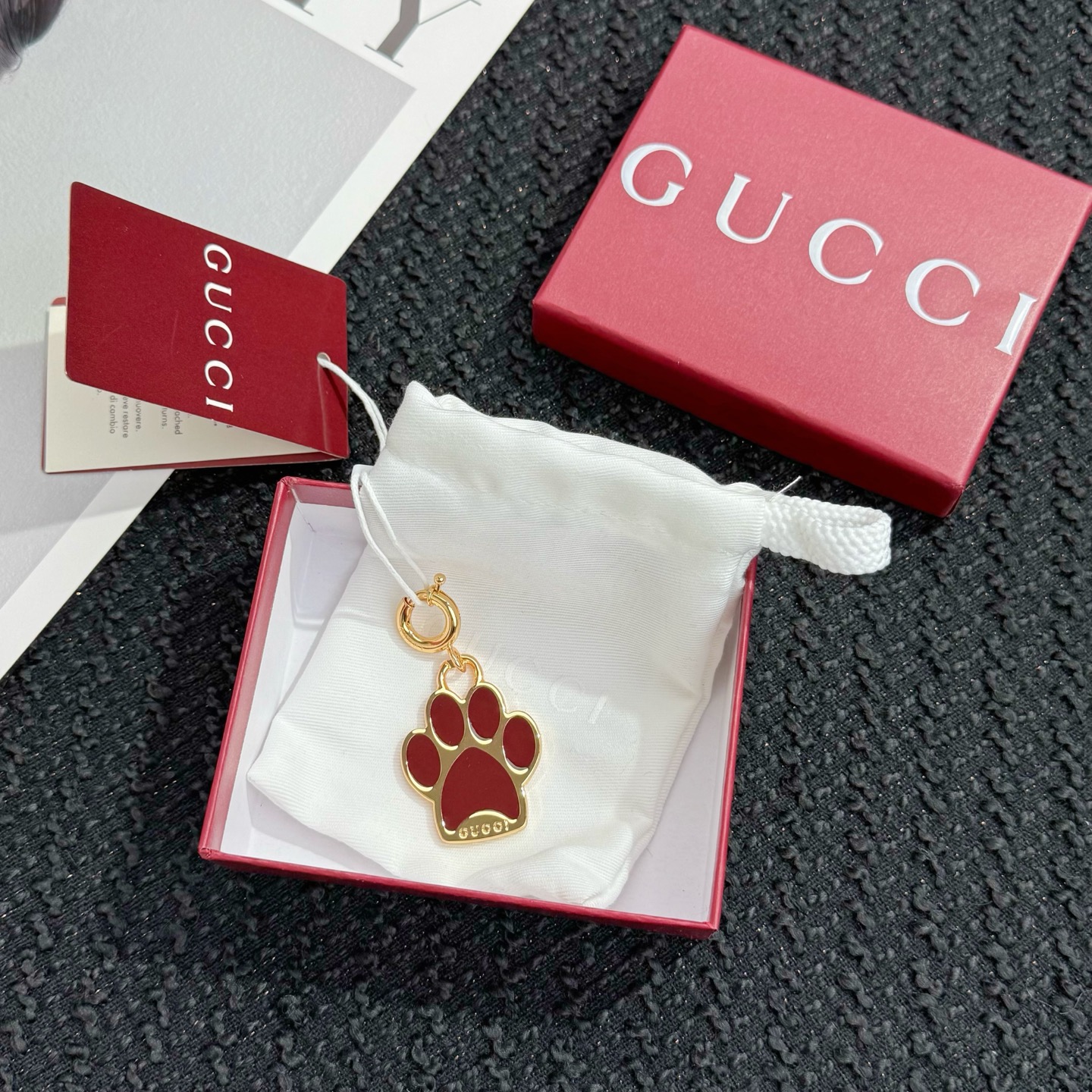 [TOP] GUCCI Dog Paws Key Chain  - Gold