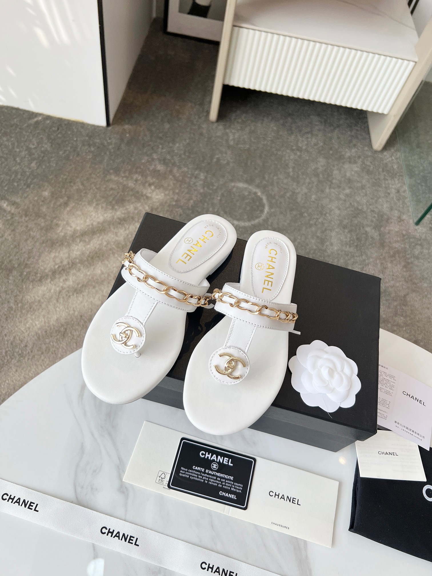 [TOP] CHANEL Slippers - White - 711 Luxury