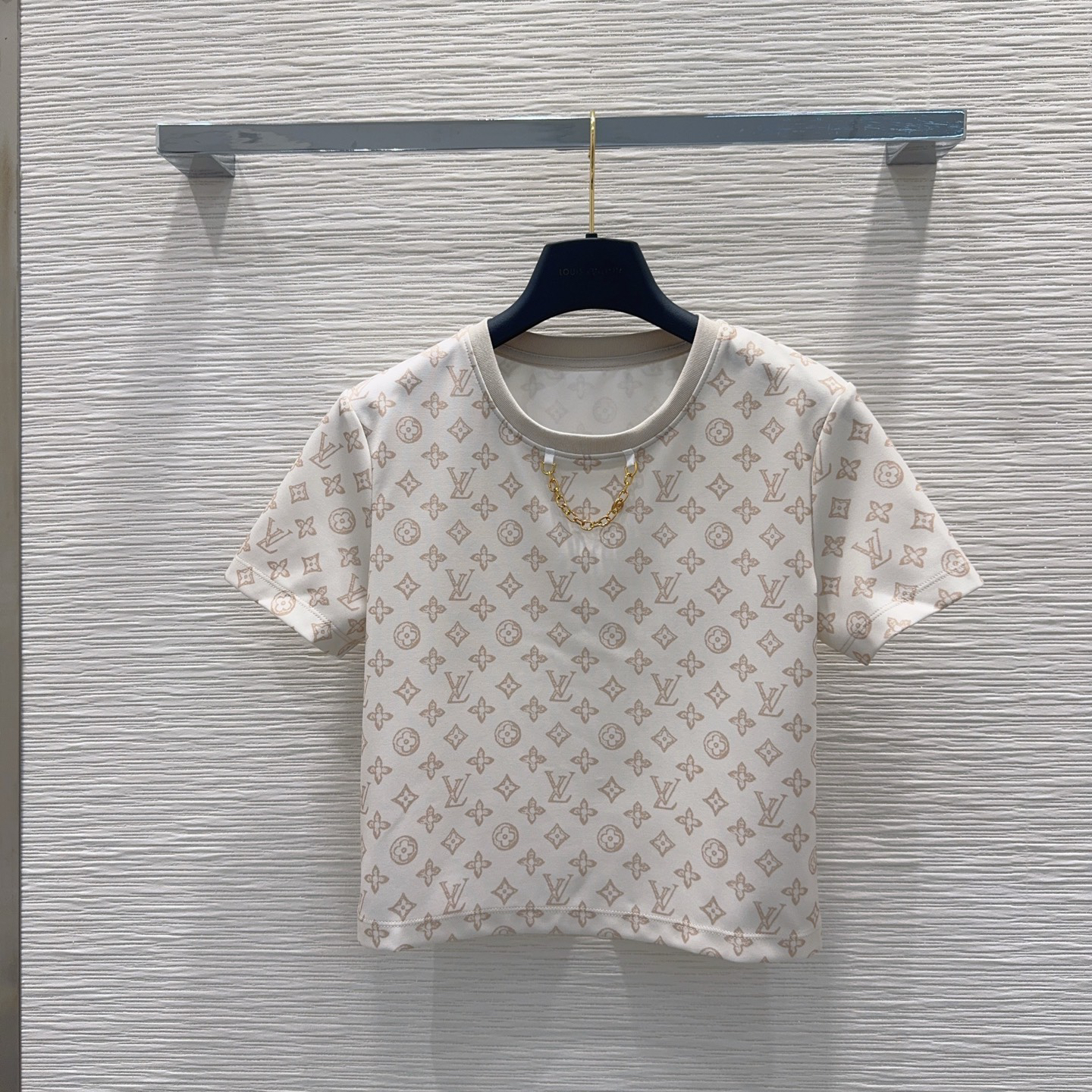 [TOP] Louis Vuitton LV T-shirt + Shorts Set - White