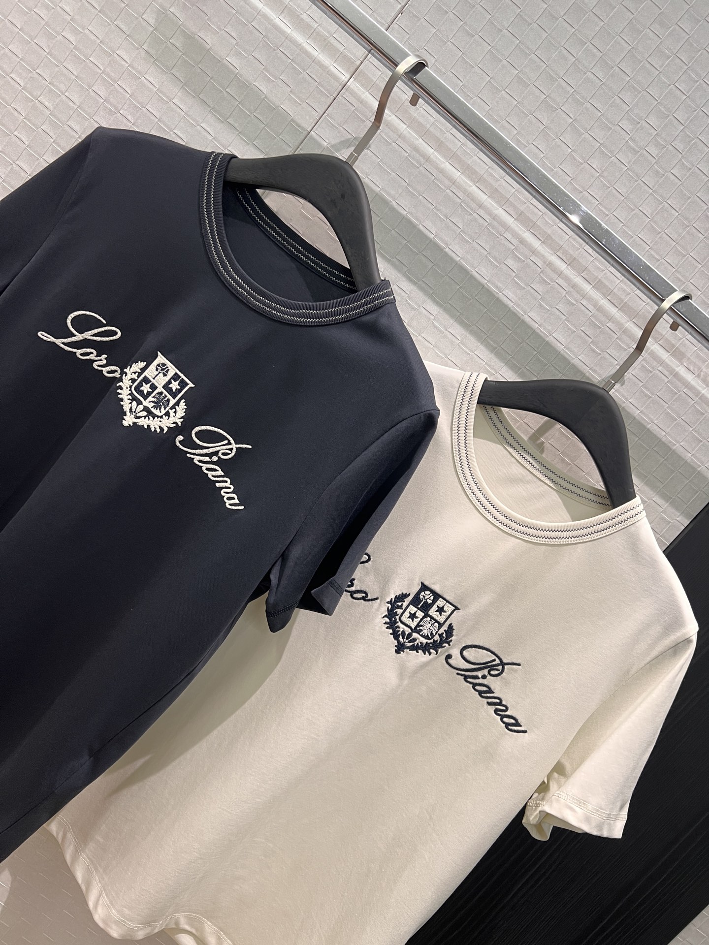[TOP] Loro Piana Embroidered Logo Badge T-shirt - 2 Colors