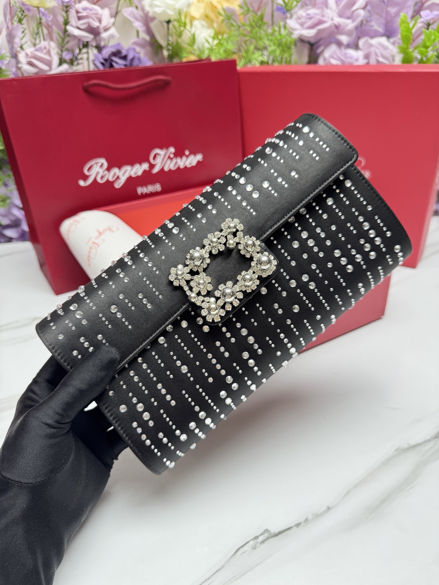 [TOP] ROGER VIVIER Diamond Bag 24-13-3 CM - Black - 711 Luxury