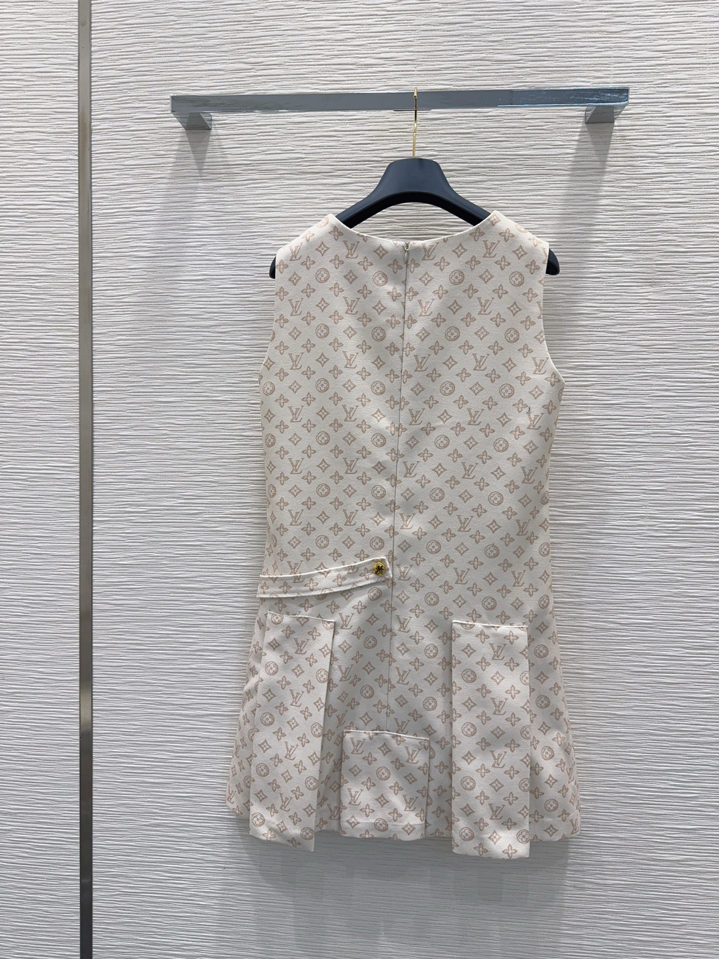 [TOP] Louis Vuitton LV Dress - White