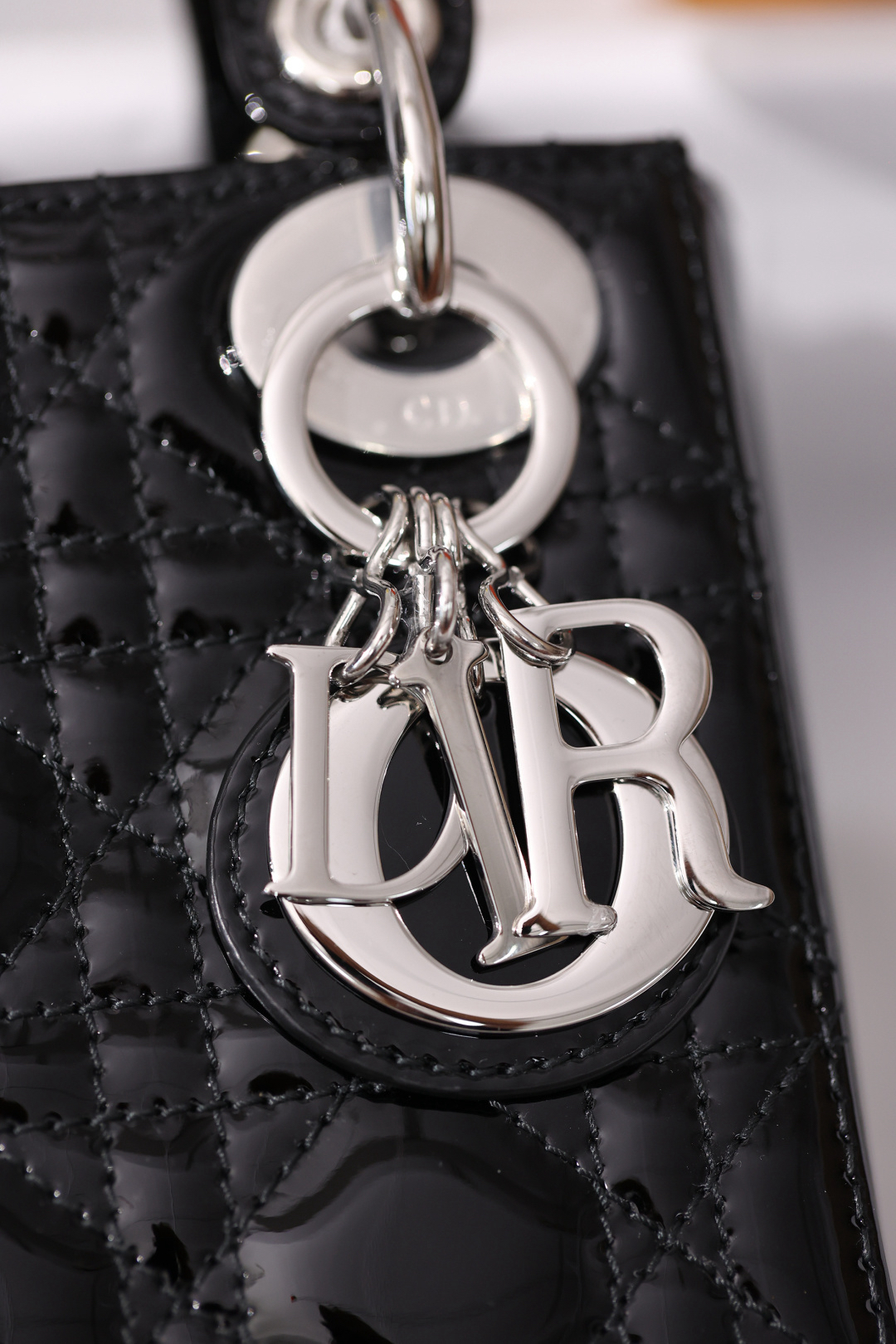 [TOP] Christian Dior Dior Lady Dior Bag Calfskin Patent 17x15x7cm - Black