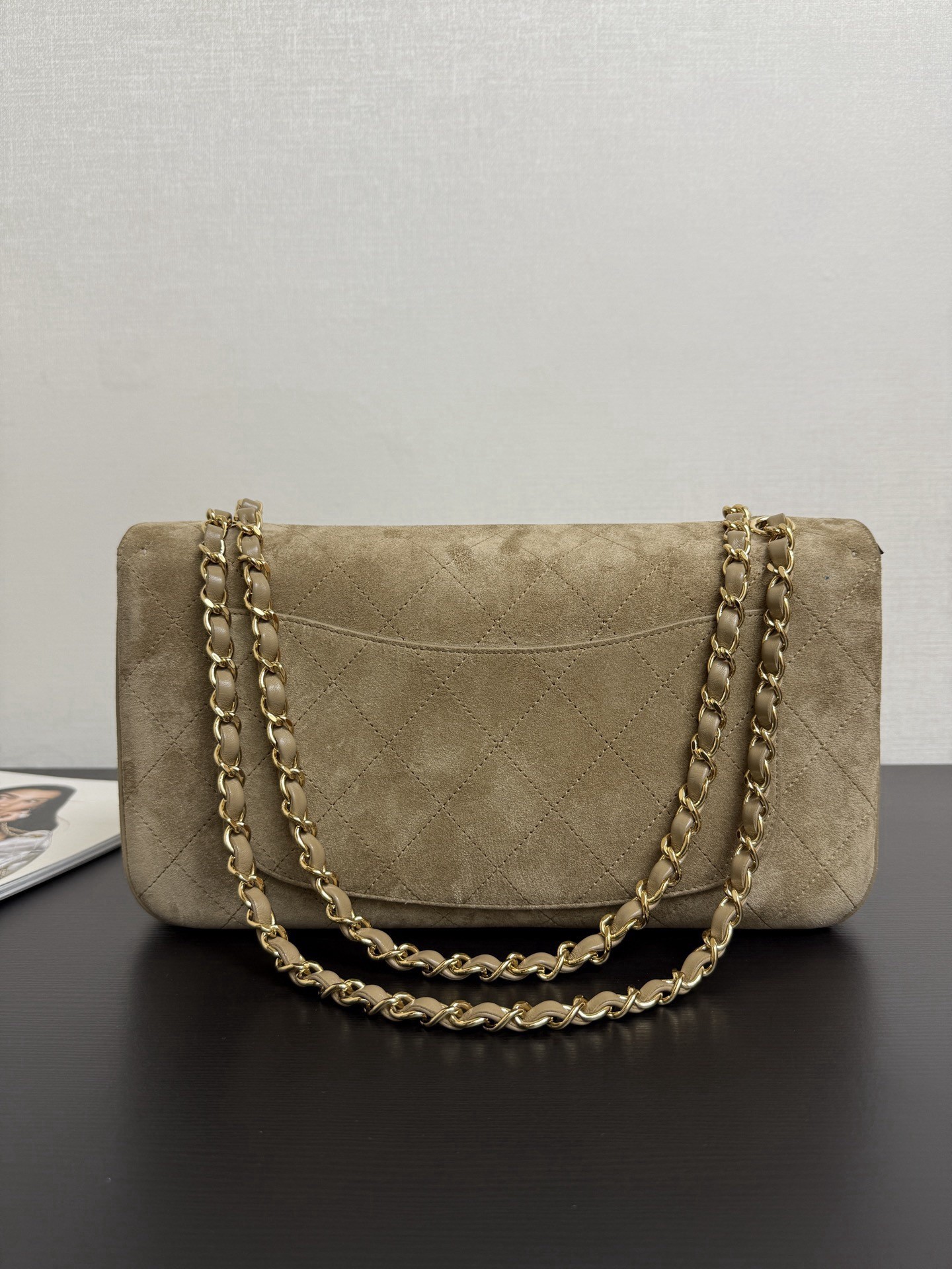[TOP] CHANEL Maxi Flap Bag Suede Calfskin 19.5x32x10cm - Dark Beige - 711 Luxury