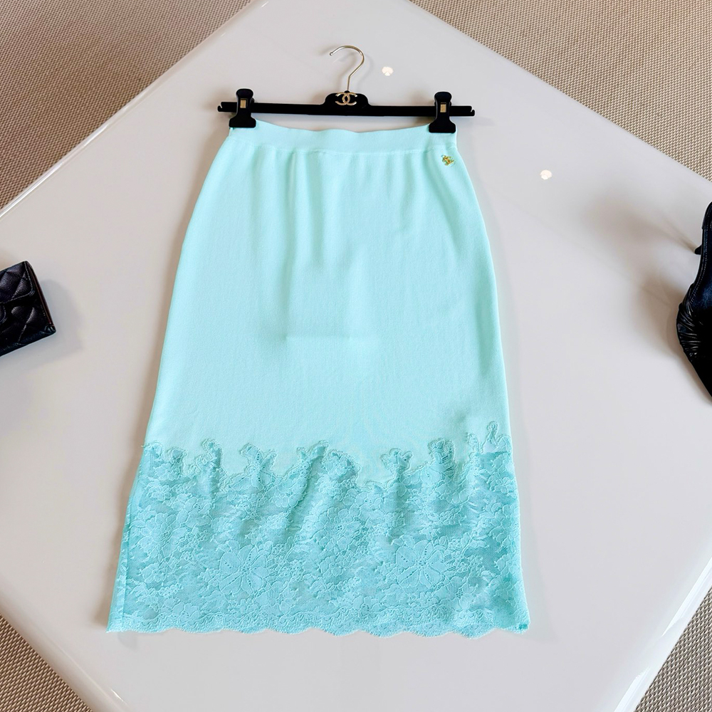 Chanel Three-color Hollow Floral Lace Patchwork Knitted Skirt #389602