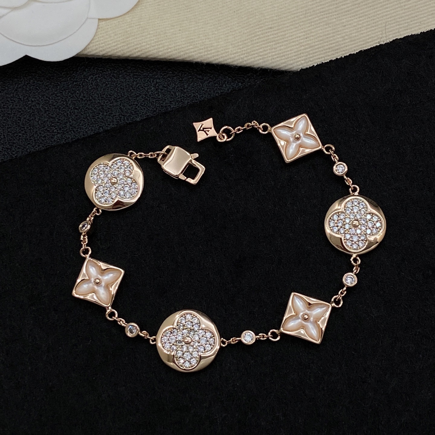 [TOP] Louis Vuitton LV Bracelet - Rose Gold - 711 Luxury