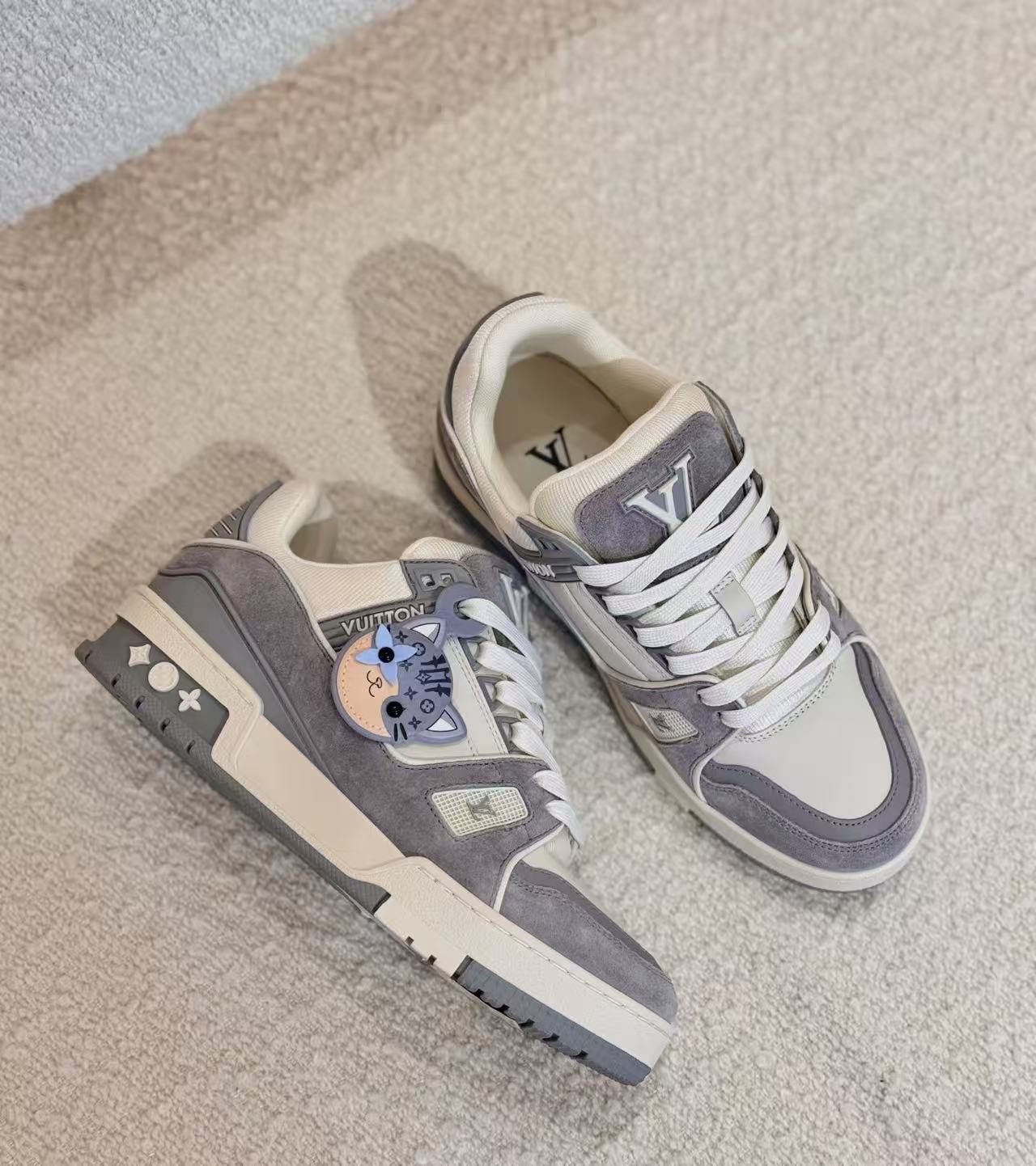[TOP] Louis Vuitton LV Sneakers  - Grey - 711 Luxury