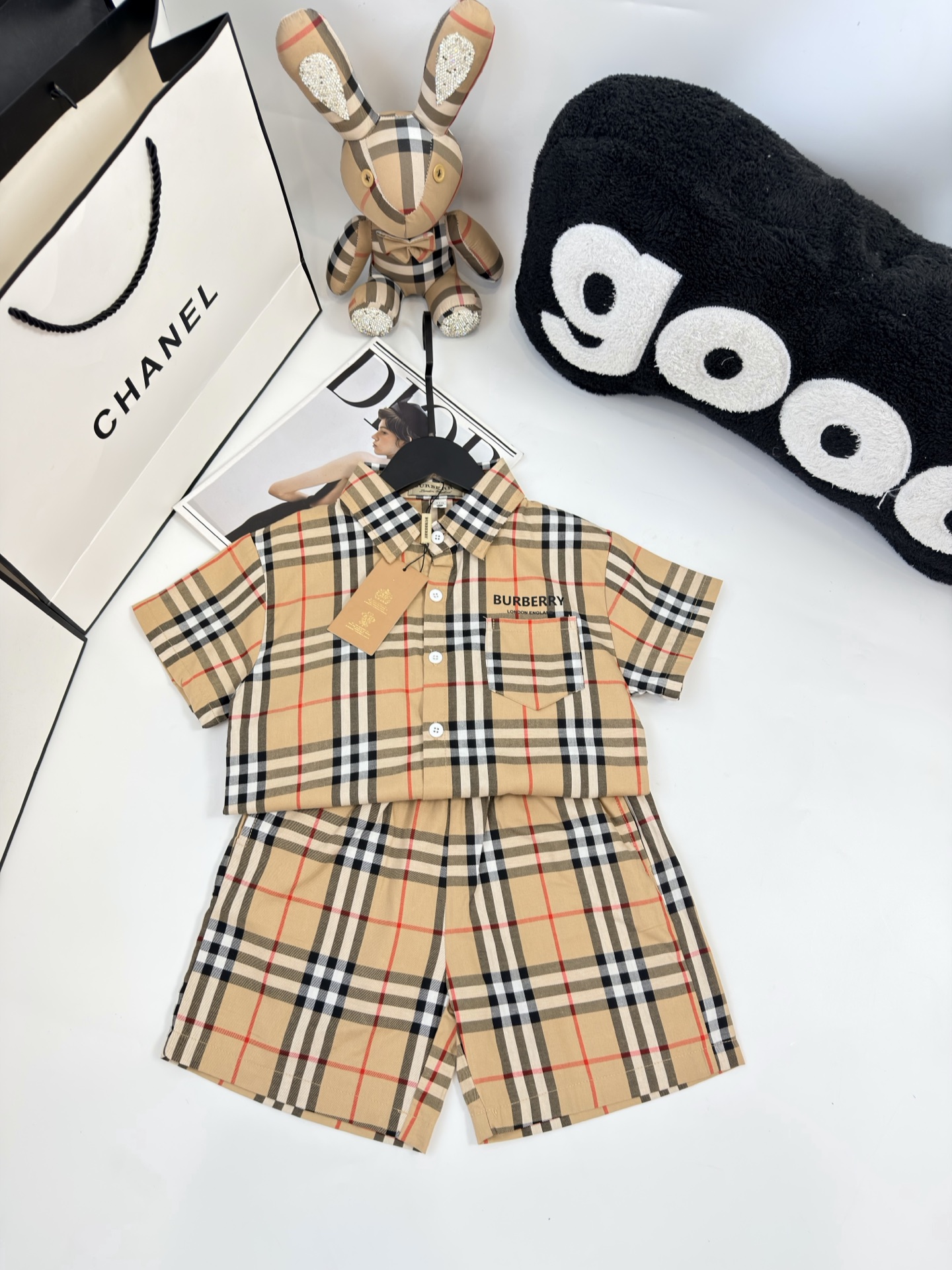 Burberry Unisex Kids Vintage Check Short Sleeve Shirt & Elastic Waist Shorts Two Piece Set Boys Girls Sizes 90-160