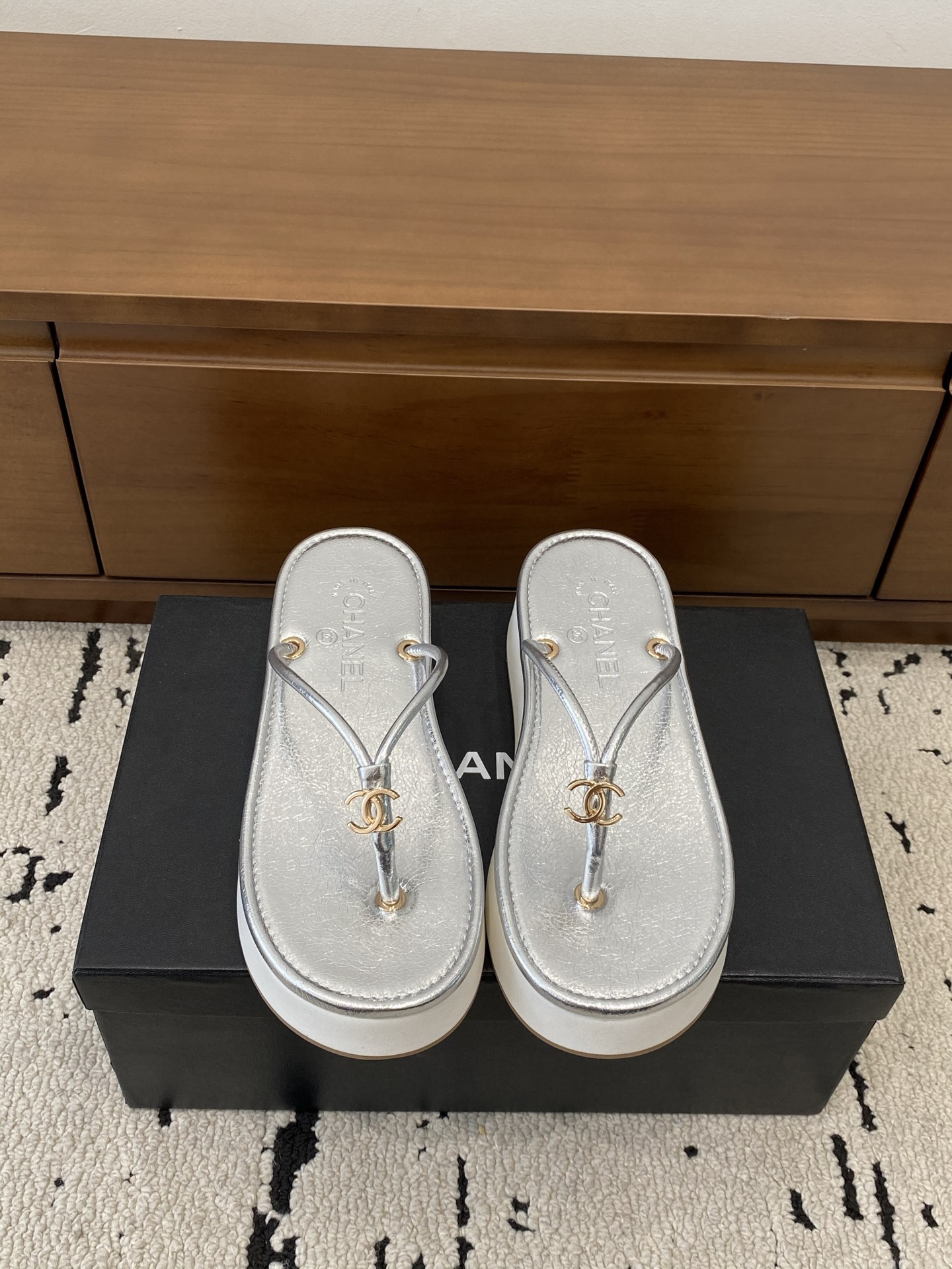 [TOP] CHANEL Slippers - Sliver - 711 Luxury