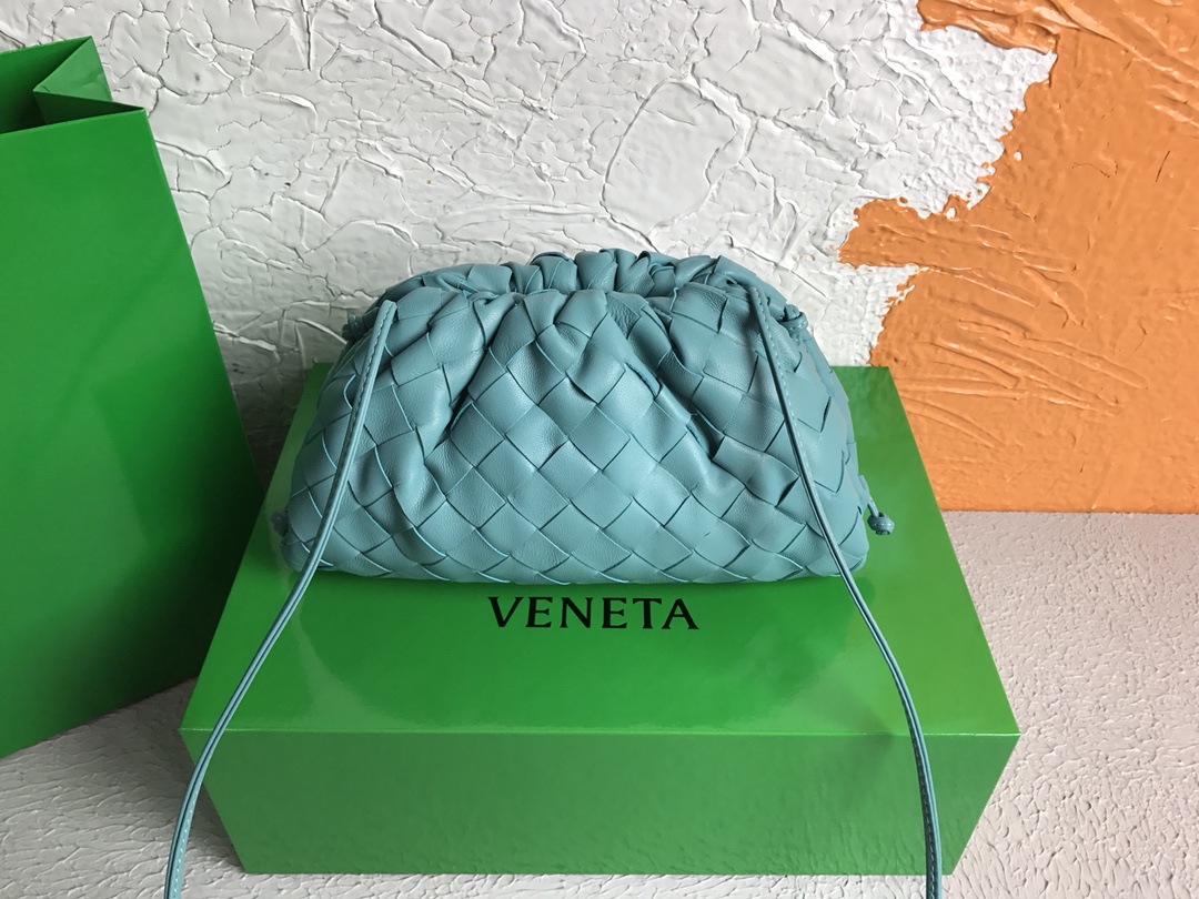 [TOP] Bottega Veneta BV The Pouch Bag 22x13x7cm - Light Blue - 711 Luxury