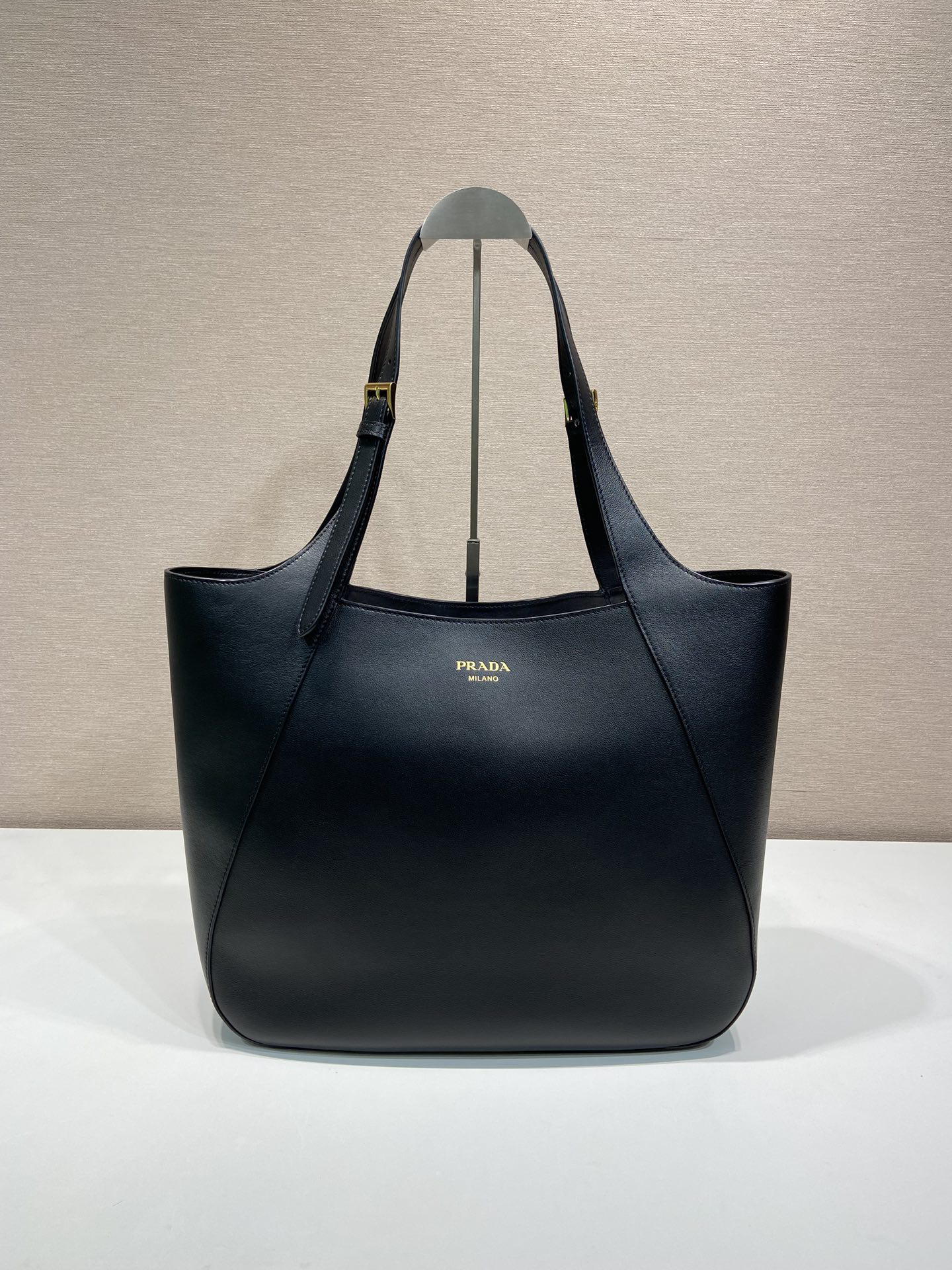 [TOP] PRADA Tote Bag 37x33x9cm - Black