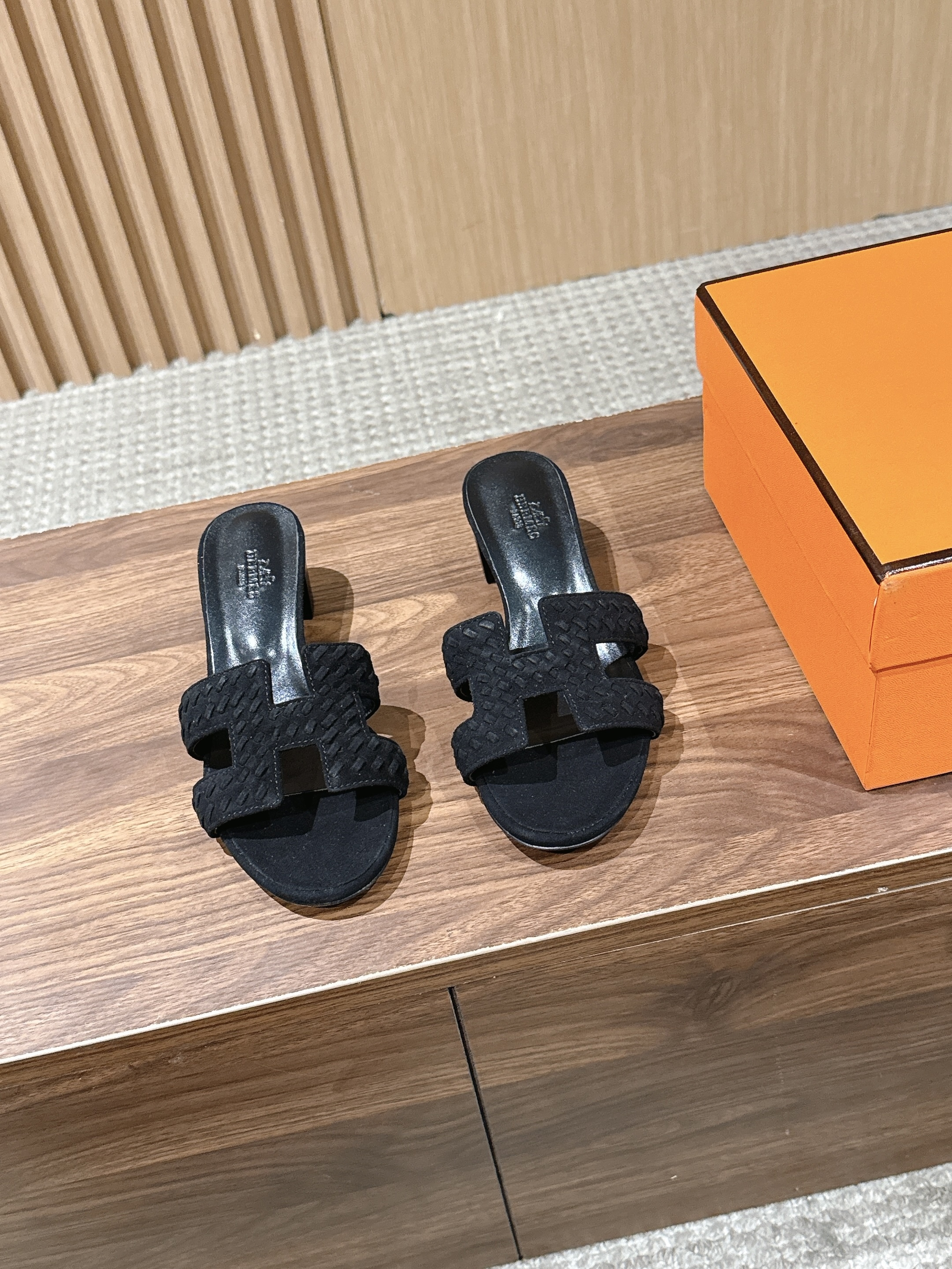 Hermès Woven Low Heel Slippers #384073