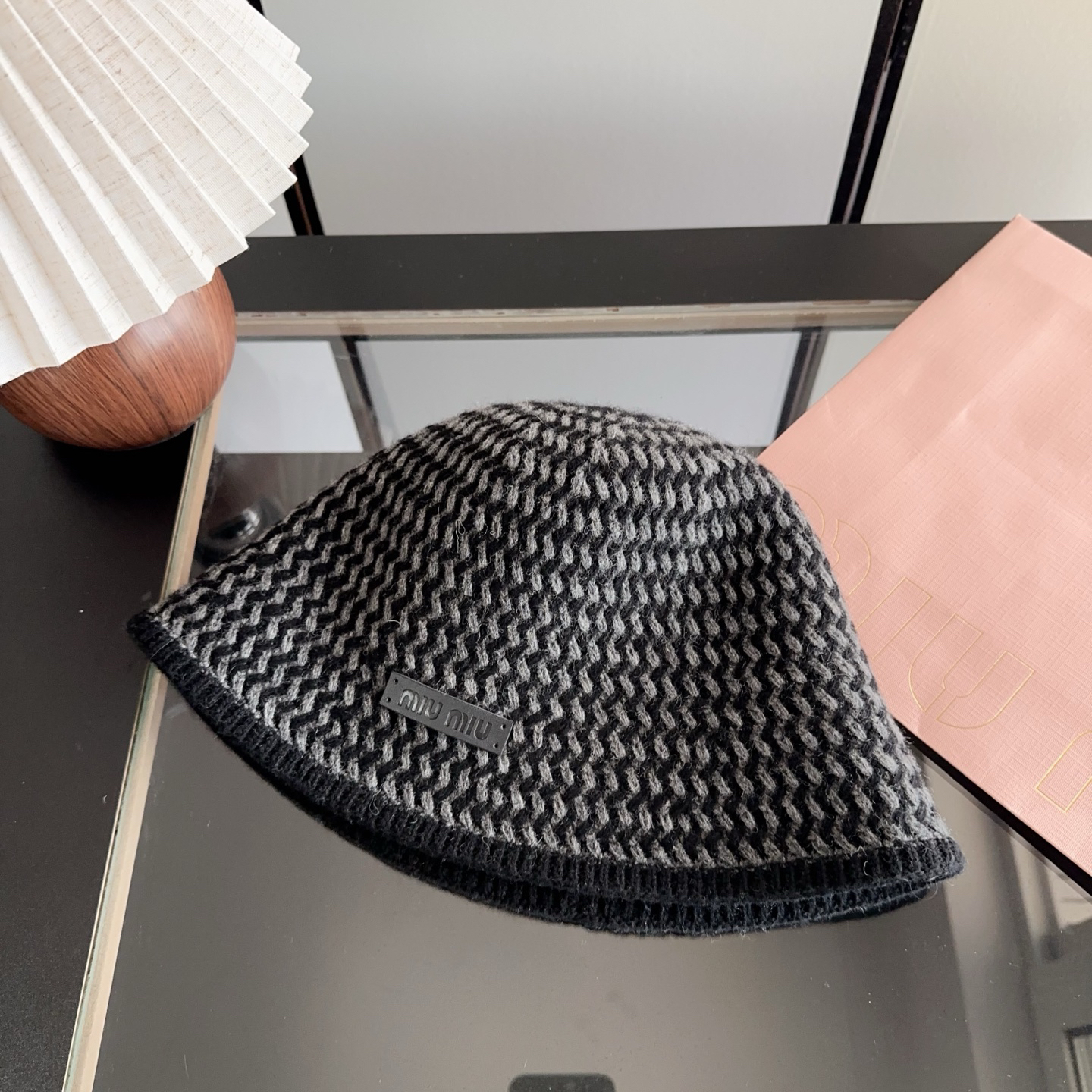 [TOP] Miu Miu Hat - Black - 711 Luxury