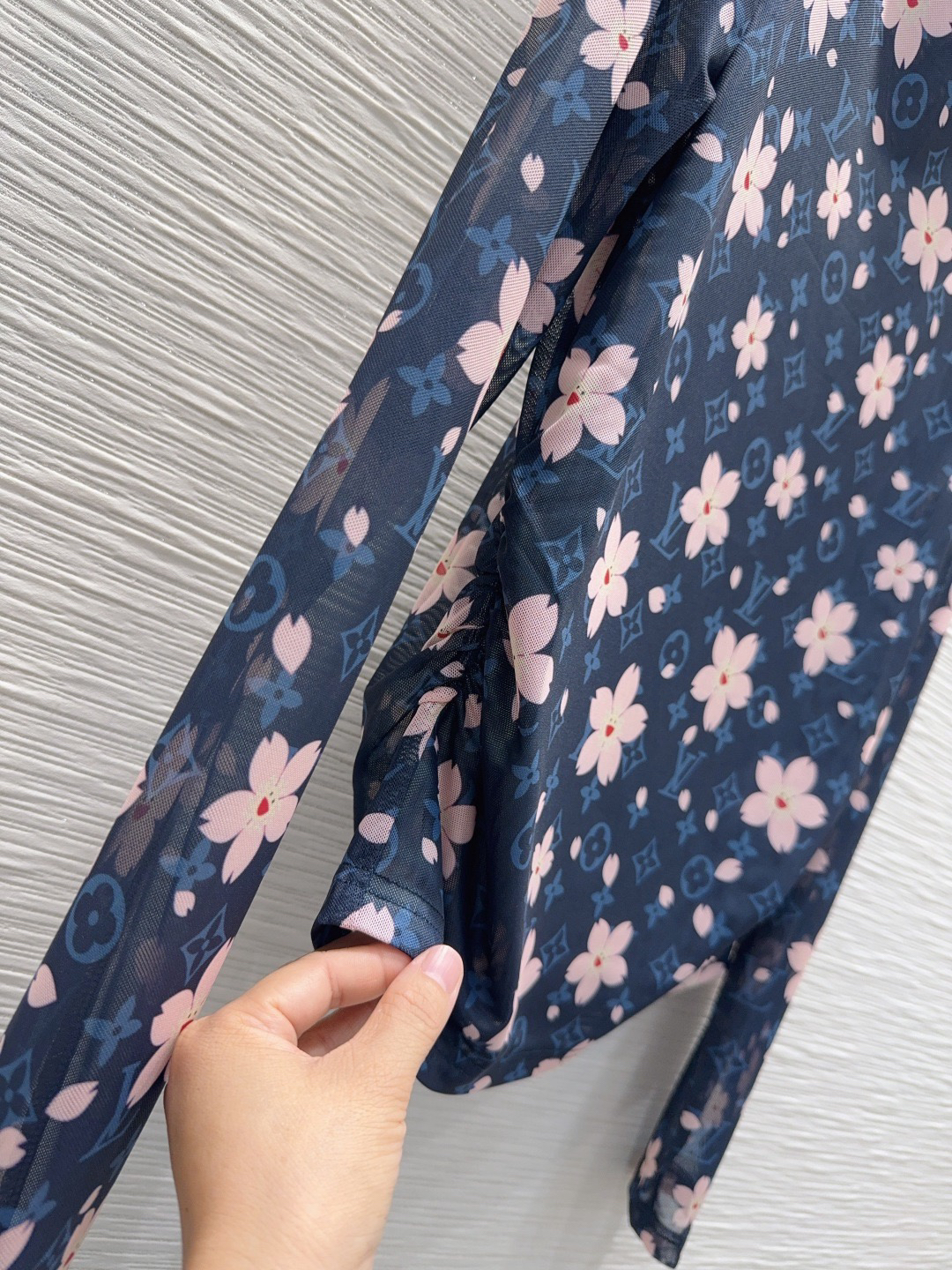 [TOP] Louis Vuitton LV Base Layer Shirt - Black