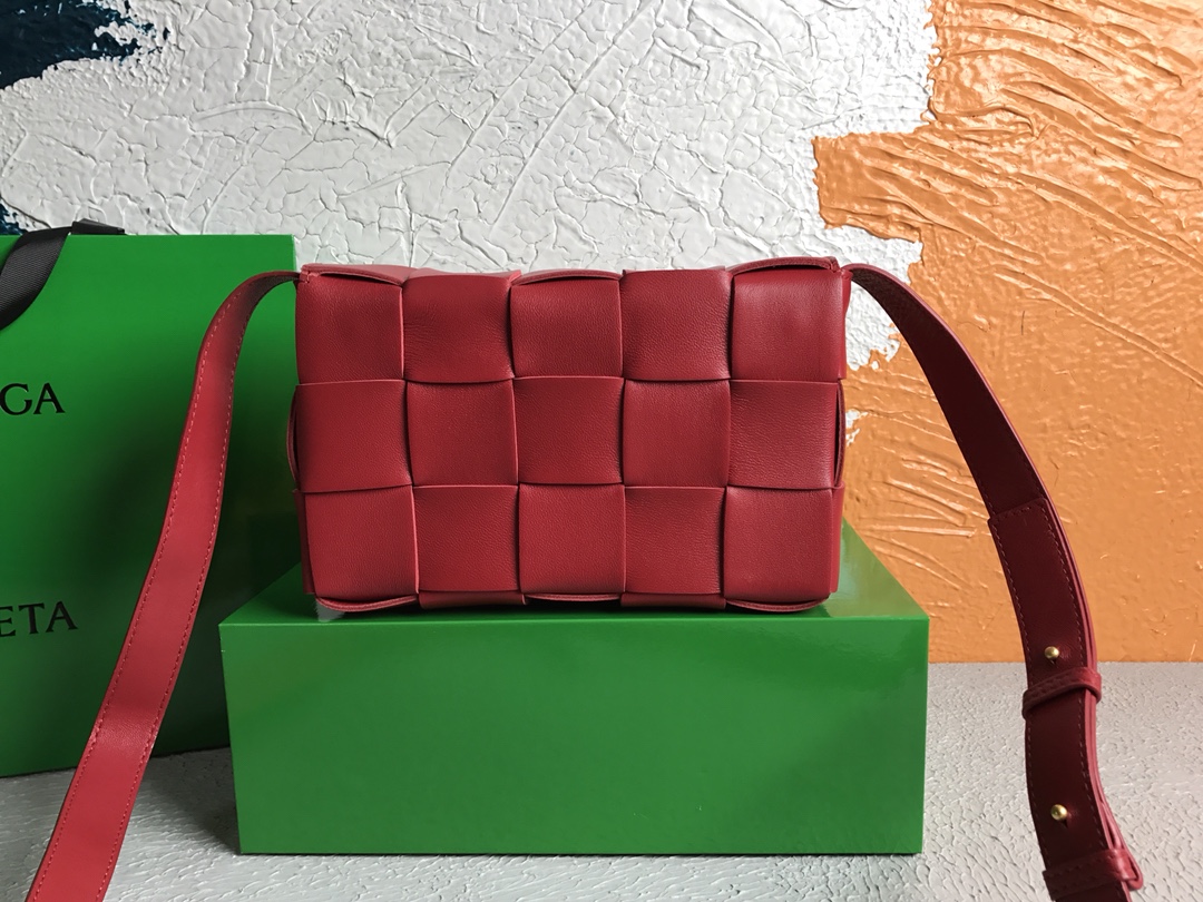 [TOP] Bottega Veneta BV Lambskin Cassette Bag 23*15*5.5cm - Red - 711 Luxury