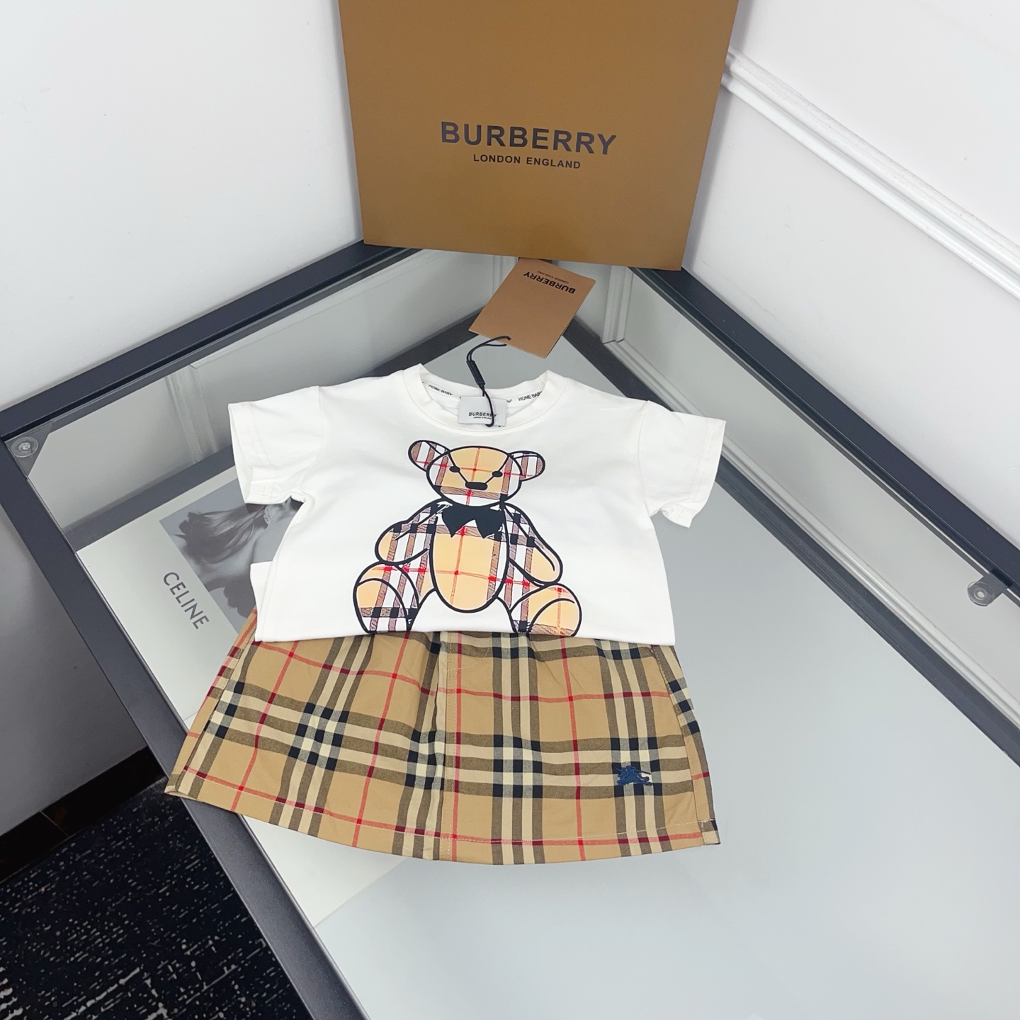 Burberry Girls White Plaid Bear Print Cotton T-Shirt & Vintage Check Elastic Waist Skort 2 Piece Matching Set Sizes 90-130