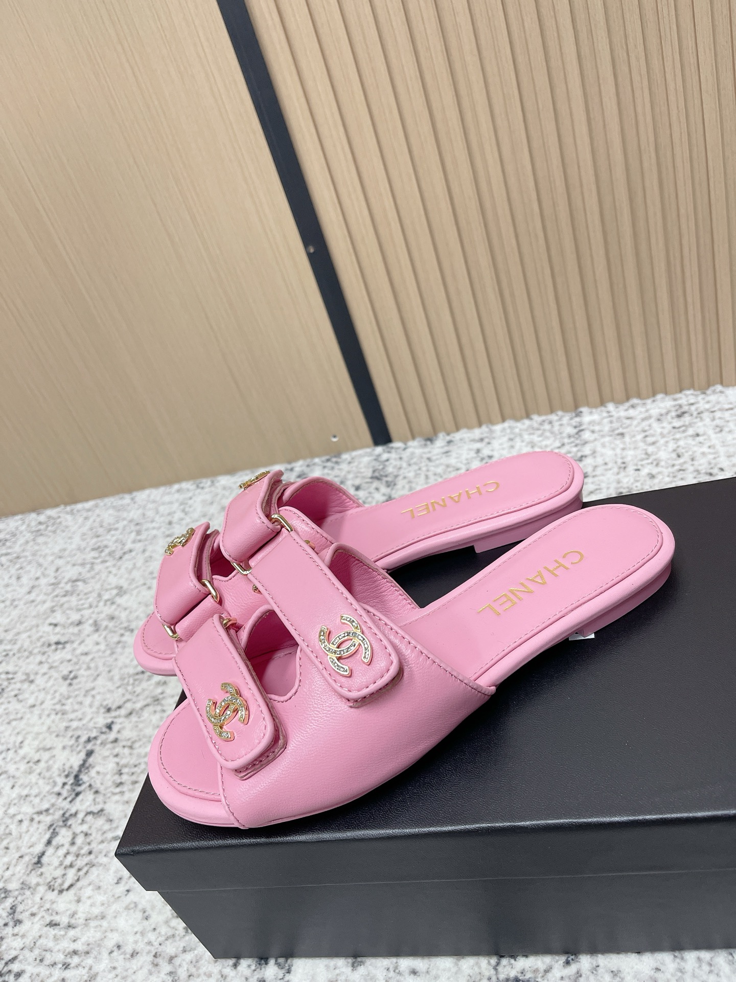 [TOP] CHANEL  Sandals - Pink