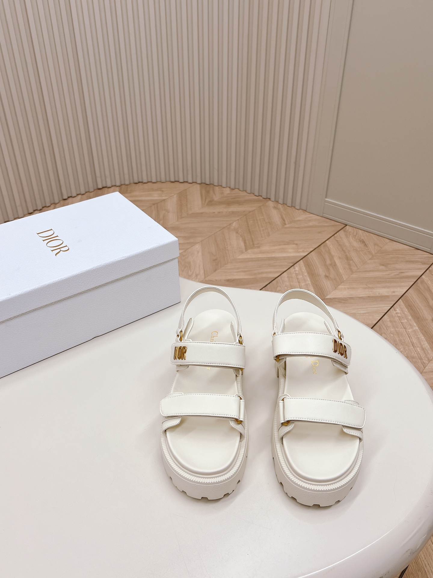 [TOP] Christian Dior Sandals - White