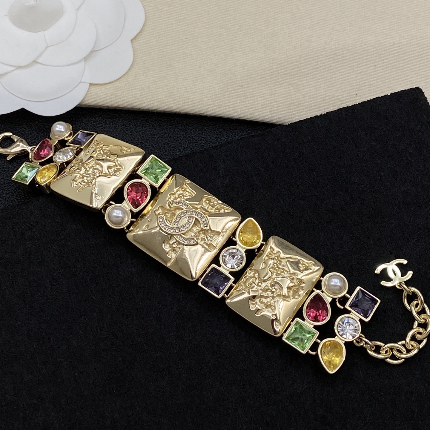 [TOP] CHANEL Bracelet - Gold - 711 Luxury