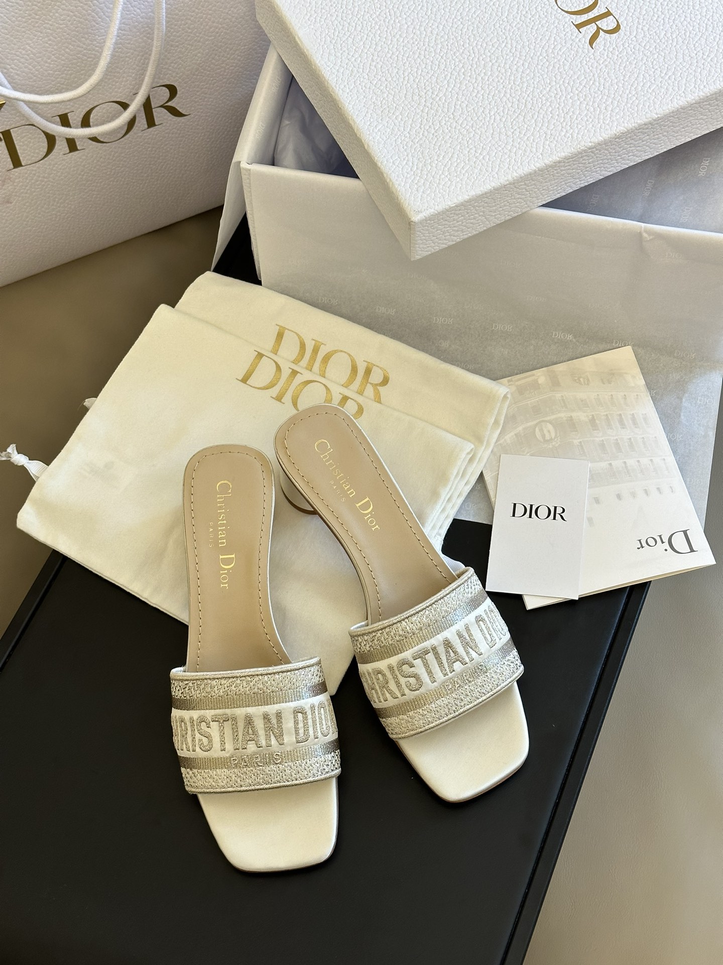 [TOP] Christian Dior Slippers - Gold - 711 Luxury