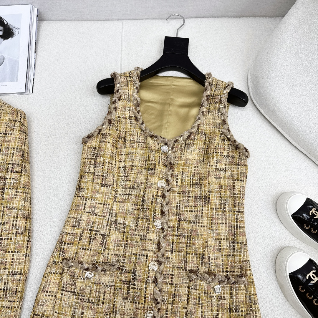 [TOP] CHANEL Woven Sleeveless Dress - Gold
