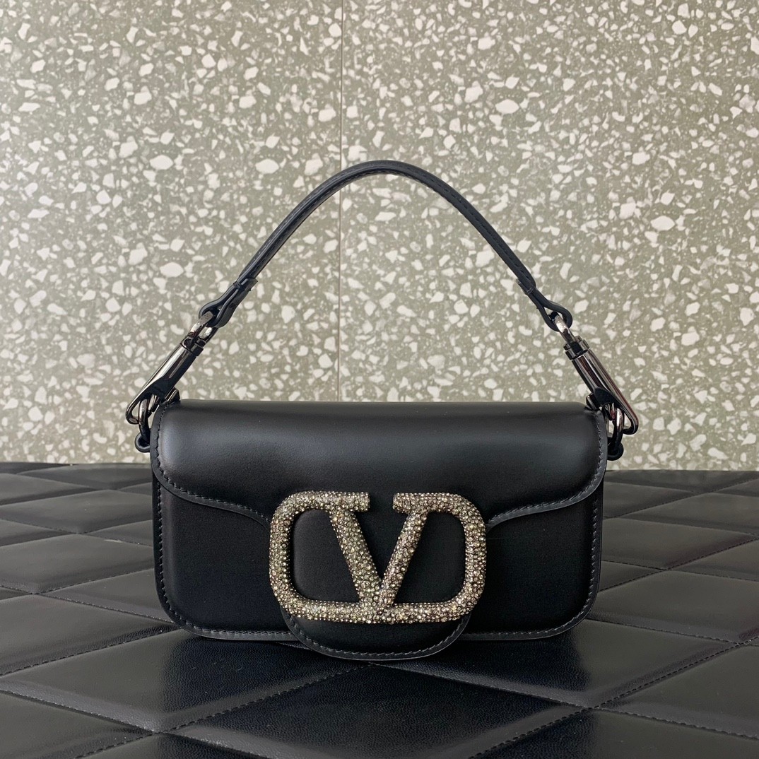 [TOP] VALENTINO Garavani Loco Bag 20x11x5cm - Black