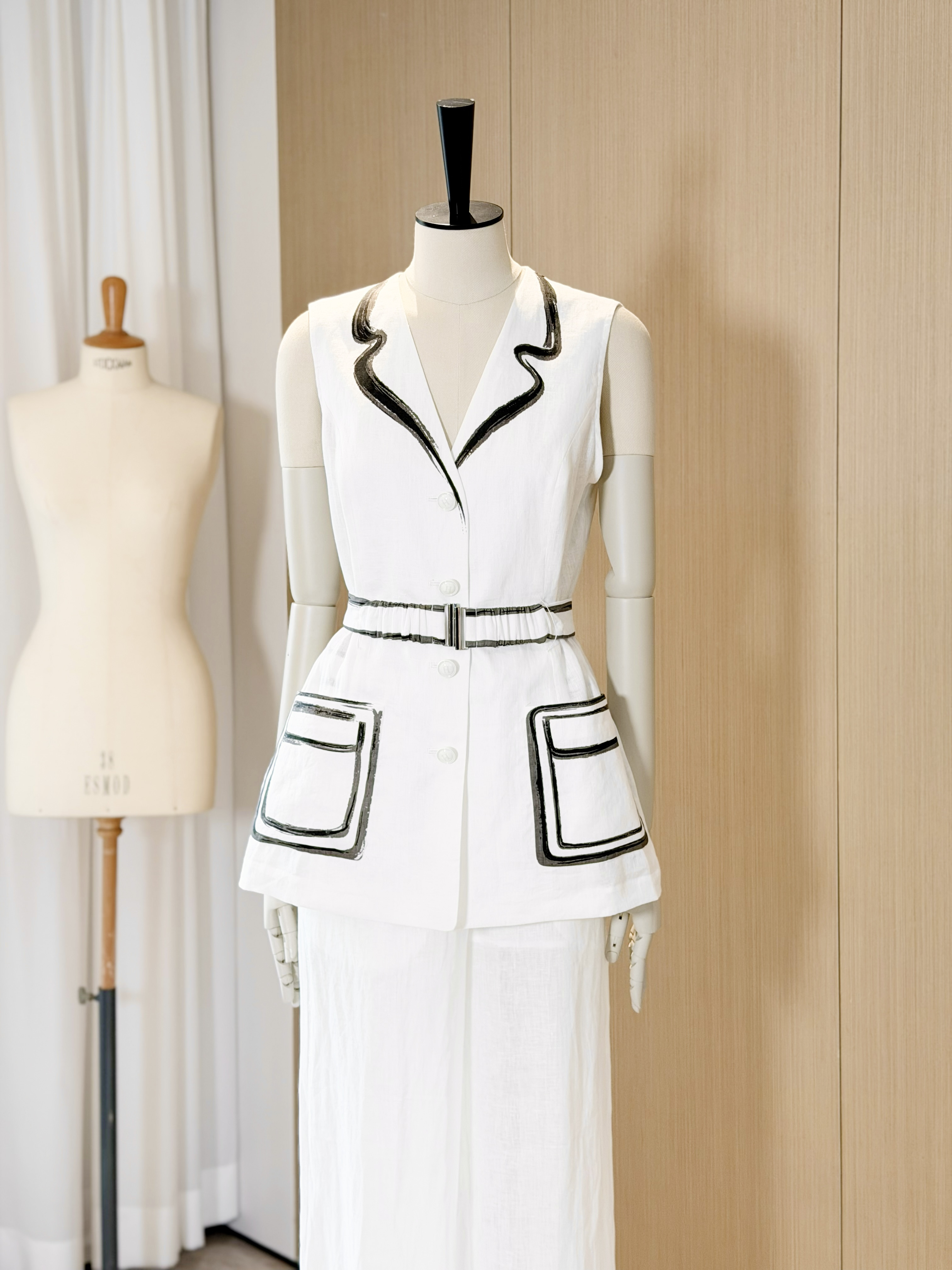 Designer Clothing Hermès Hand-painted Style Belted Sleeveless Vest #387966 View 2 | Nigo Office
